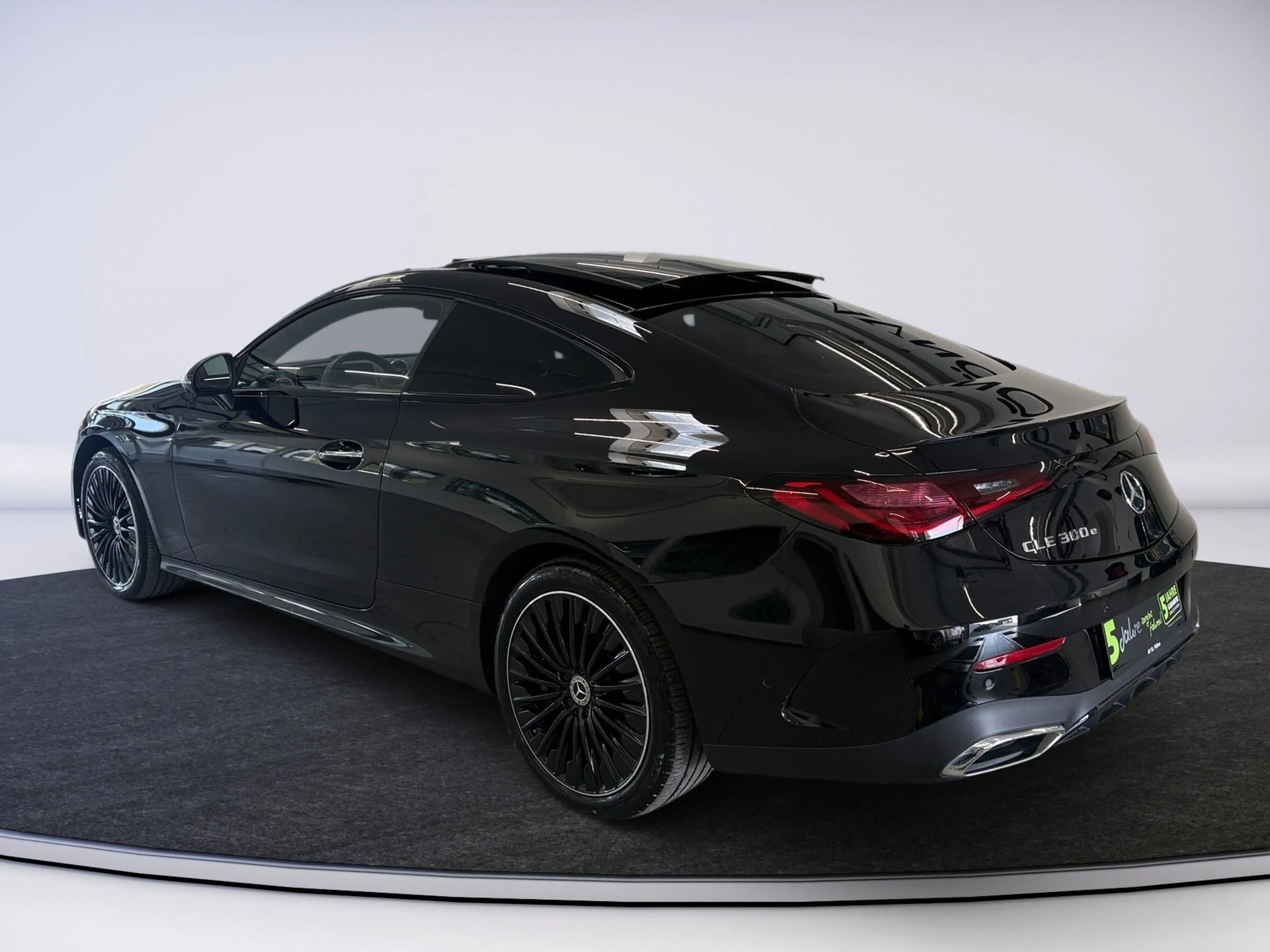 Mercedes-Benz CLE 300 e AMG PREMIUM PANO SD BURMESTER 3D — photo 4