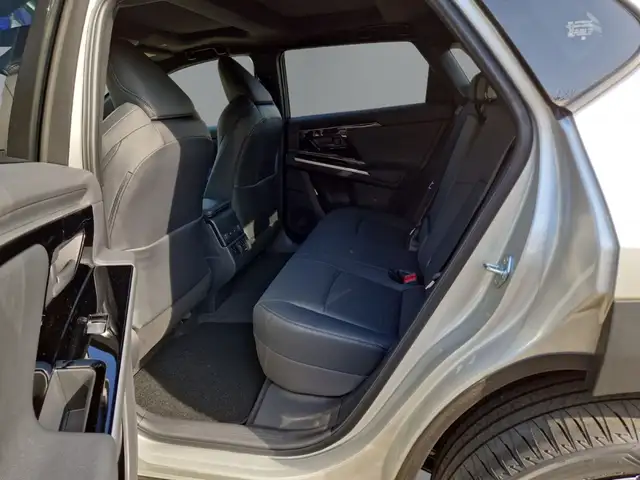 Toyota bZ4X view 11