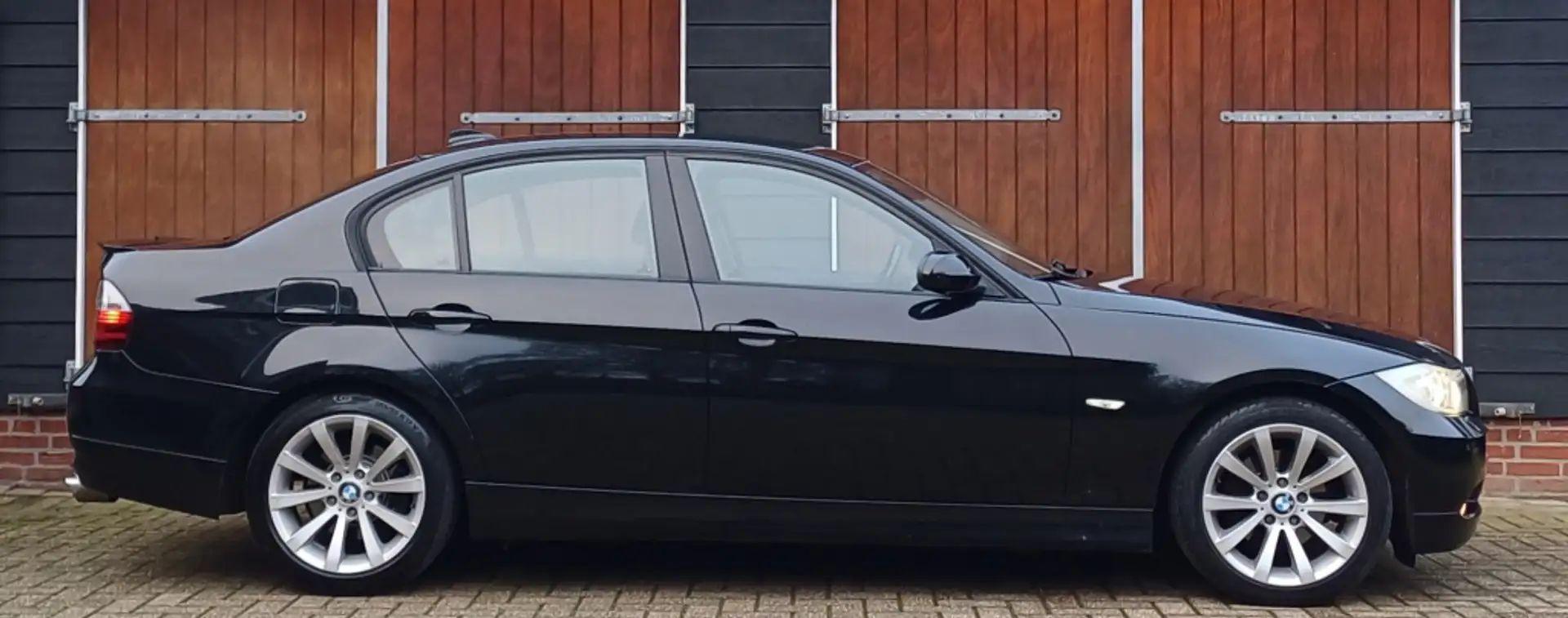 BMW 318 3-serie 318i Business Line, LEES TEKST, Nette auto Zwart - 2