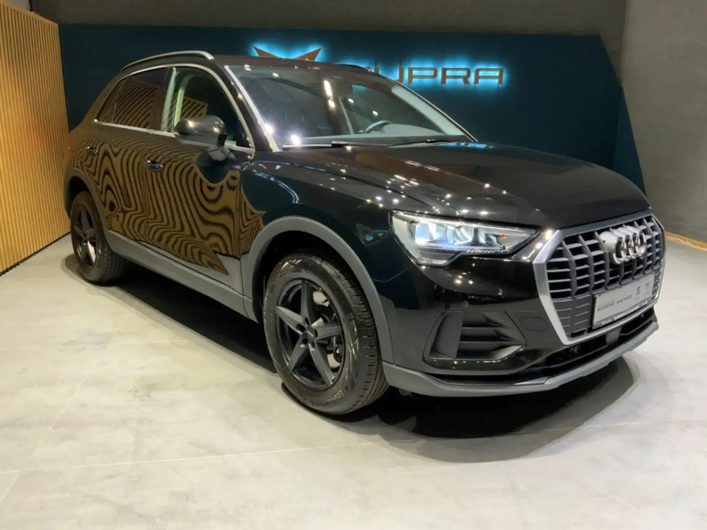 Audi Q3 1.4 TFSI e DSG+Rückfahrkamera +ACC+LED Schwarz - 2
