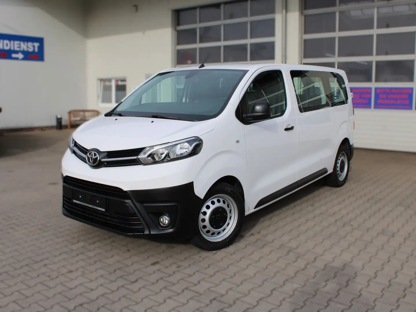 Toyota Proace L1 Kasten GLAS Comfort AHK/TEMPOMAT/KLIM/PDC Weiß - 1