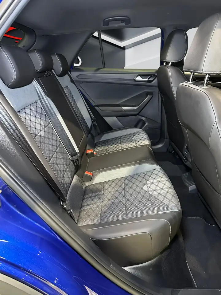 Volkswagen T-Roc 2.0 tdi SCR R-Line 4motion 150cv dsg 14