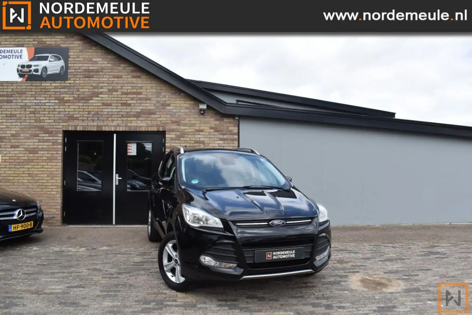 Ford Kuga 1.5 TREND EDITION, Navi, Cruise, Trekhaak Zwart - 1