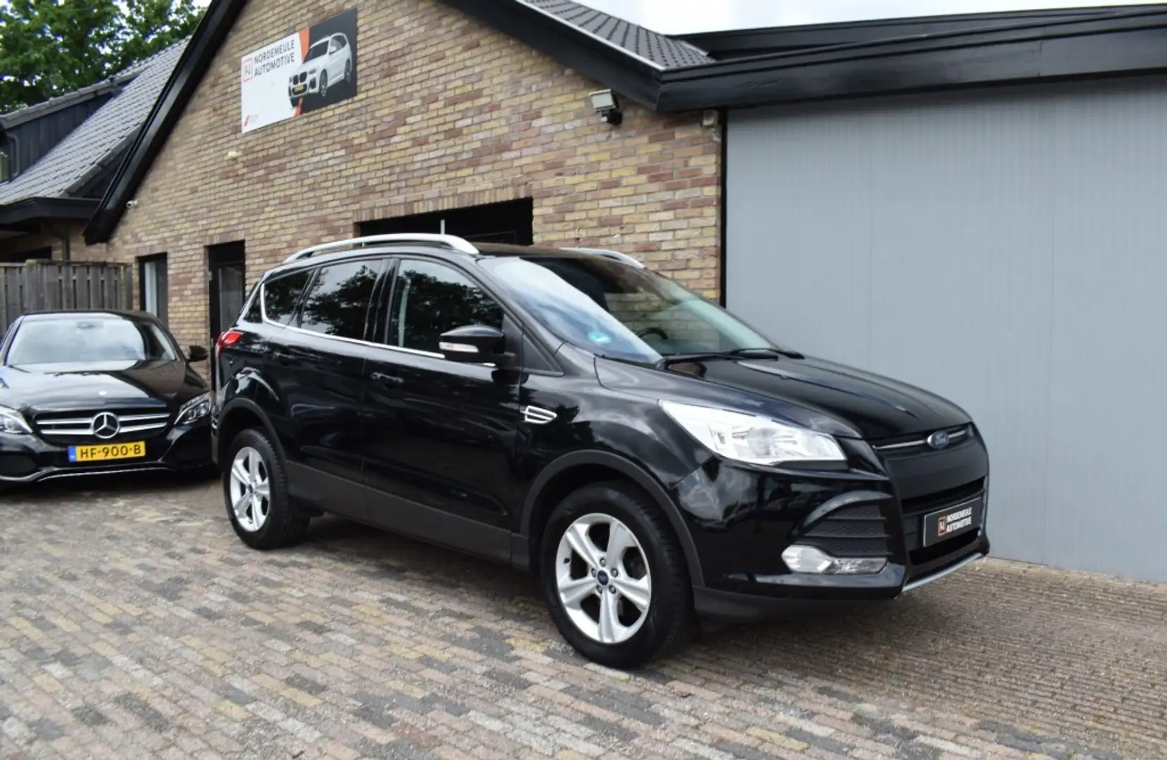 Ford Kuga 1.5 TREND EDITION, Navi, Cruise, Trekhaak Zwart - 2