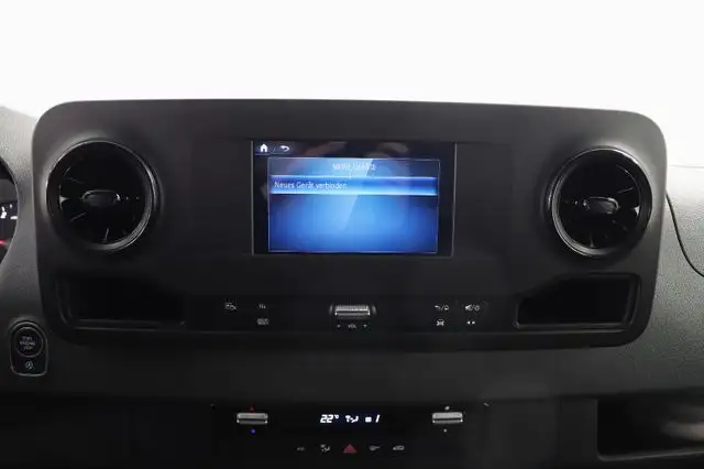 Mercedes-Benz Sprinter view 12