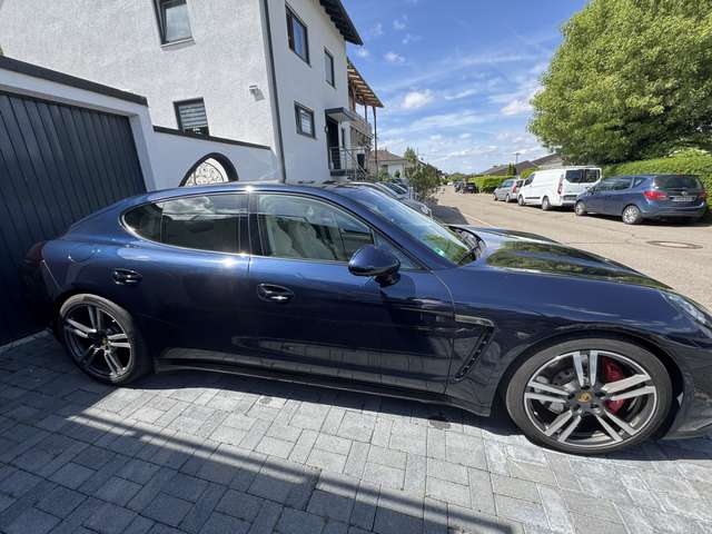 Porsche Panamera GTS PDK