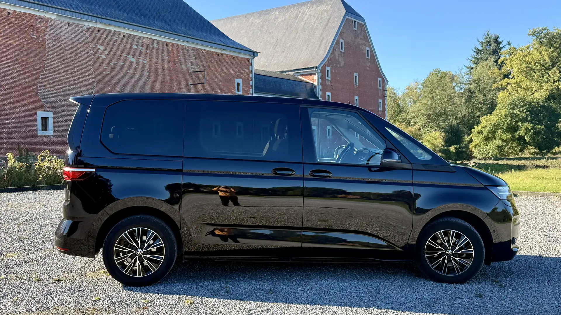 Volkswagen T7 Multivan 2.0 TDi Life Business DSG - 2