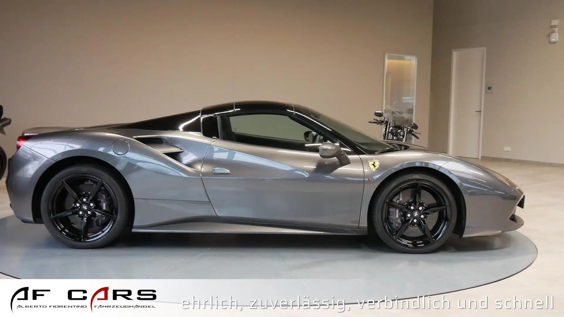 Ferrari 488 Spider Sport Abgas Kamera Carbon Lenkrad, Scuderia Grijs - 2