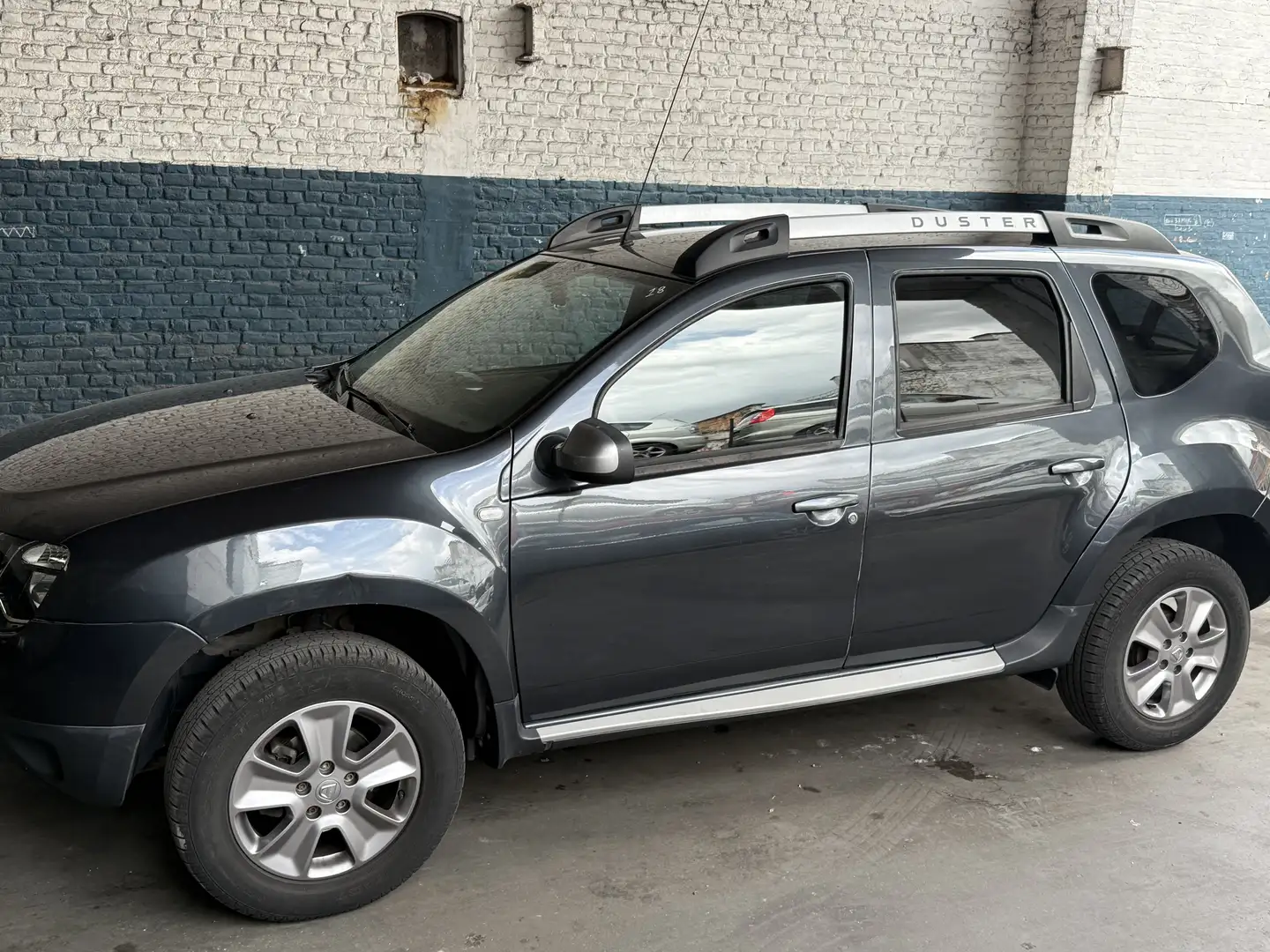 Dacia Duster 1.6i 4x2 Anniversary 2 - 1
