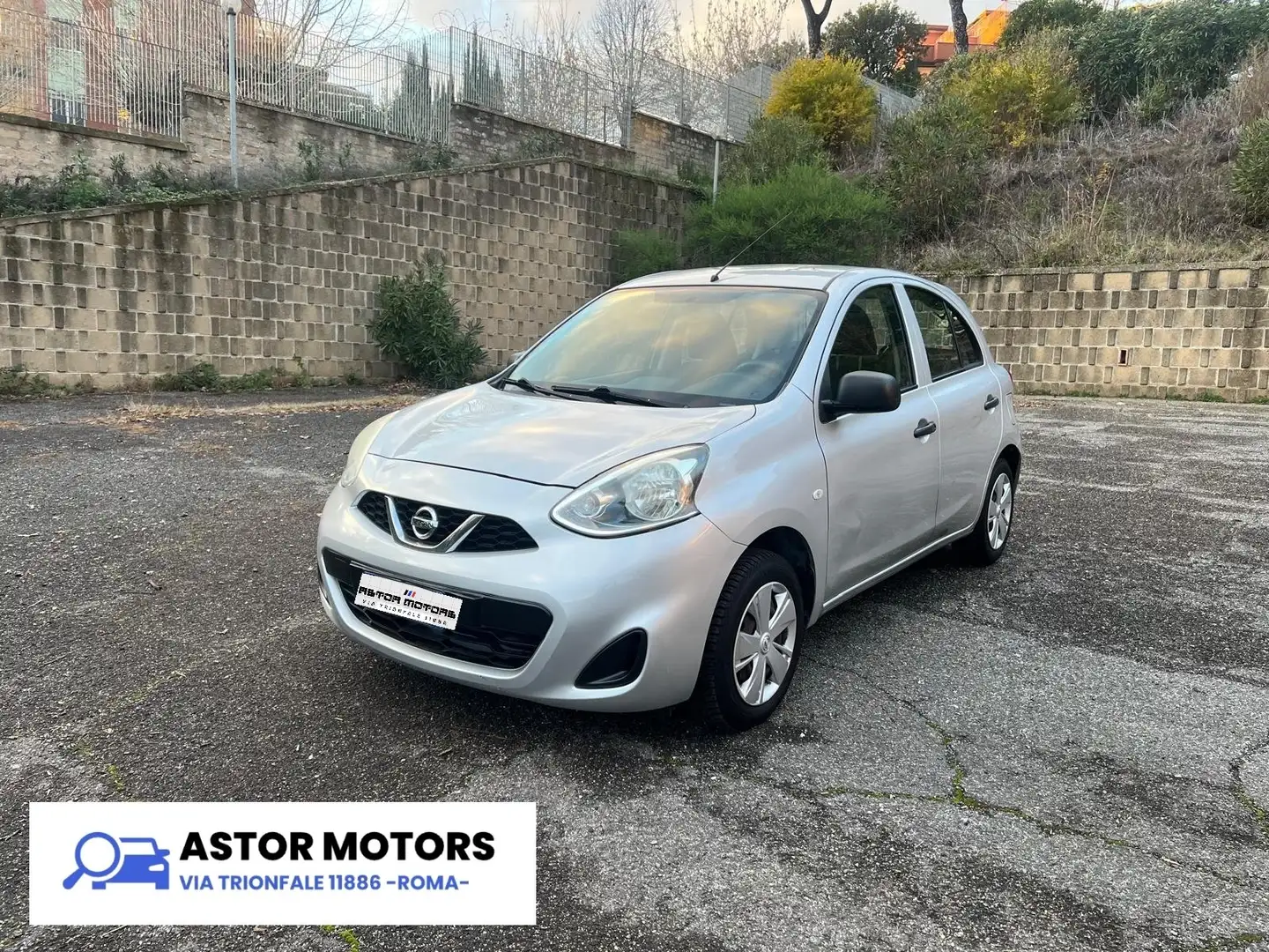 Nissan Micra 1.2 2017 Acenta 5p Euro 6 km 135000 Ottimo Stato Grijs - 1