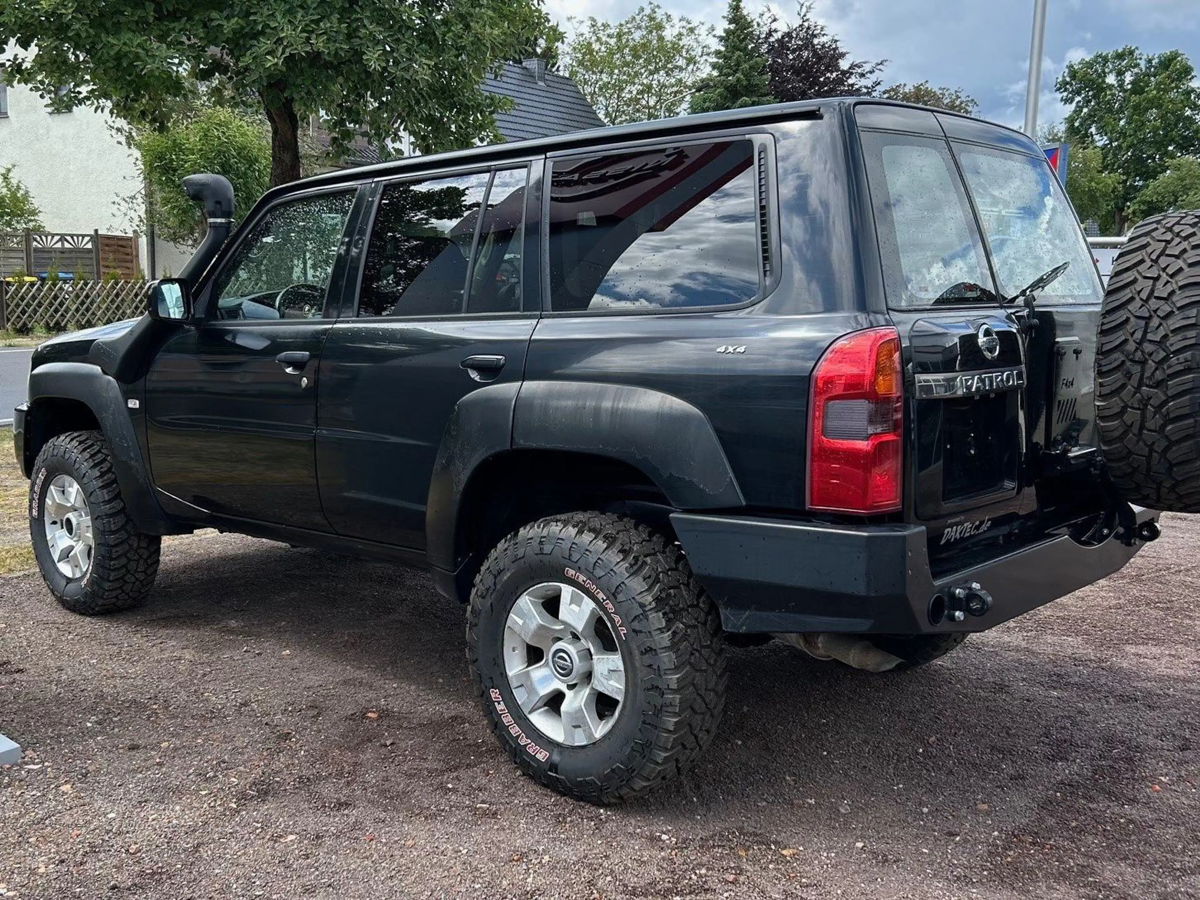 Nissan Patrol — photo 5