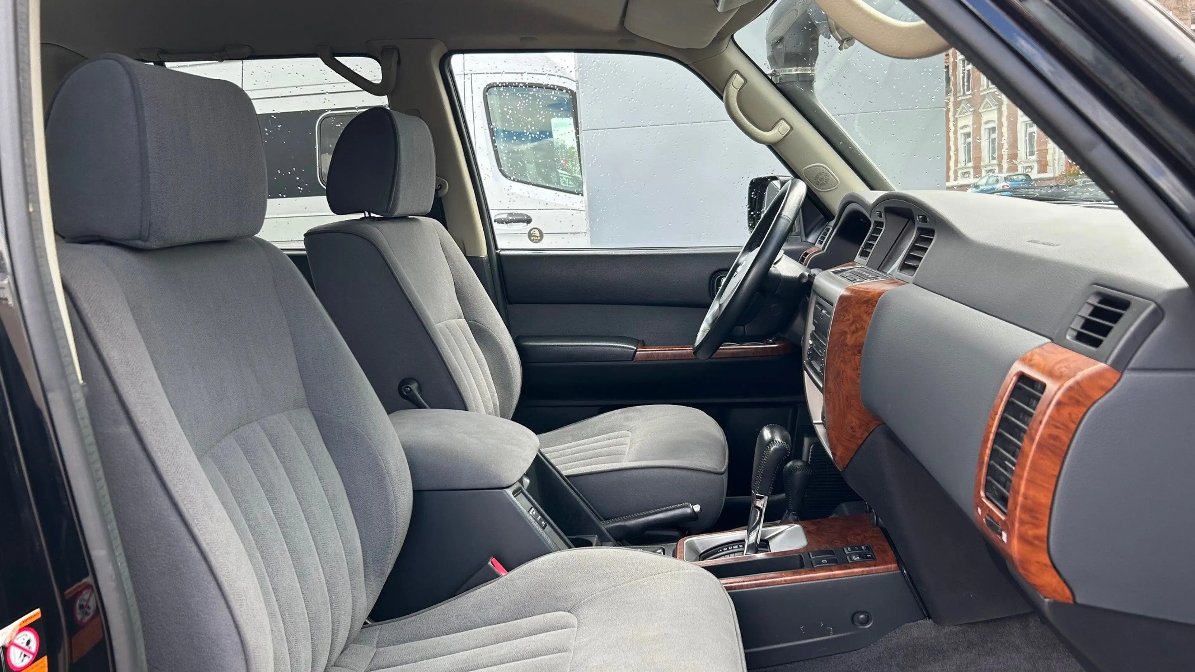 Nissan Patrol — photo 11