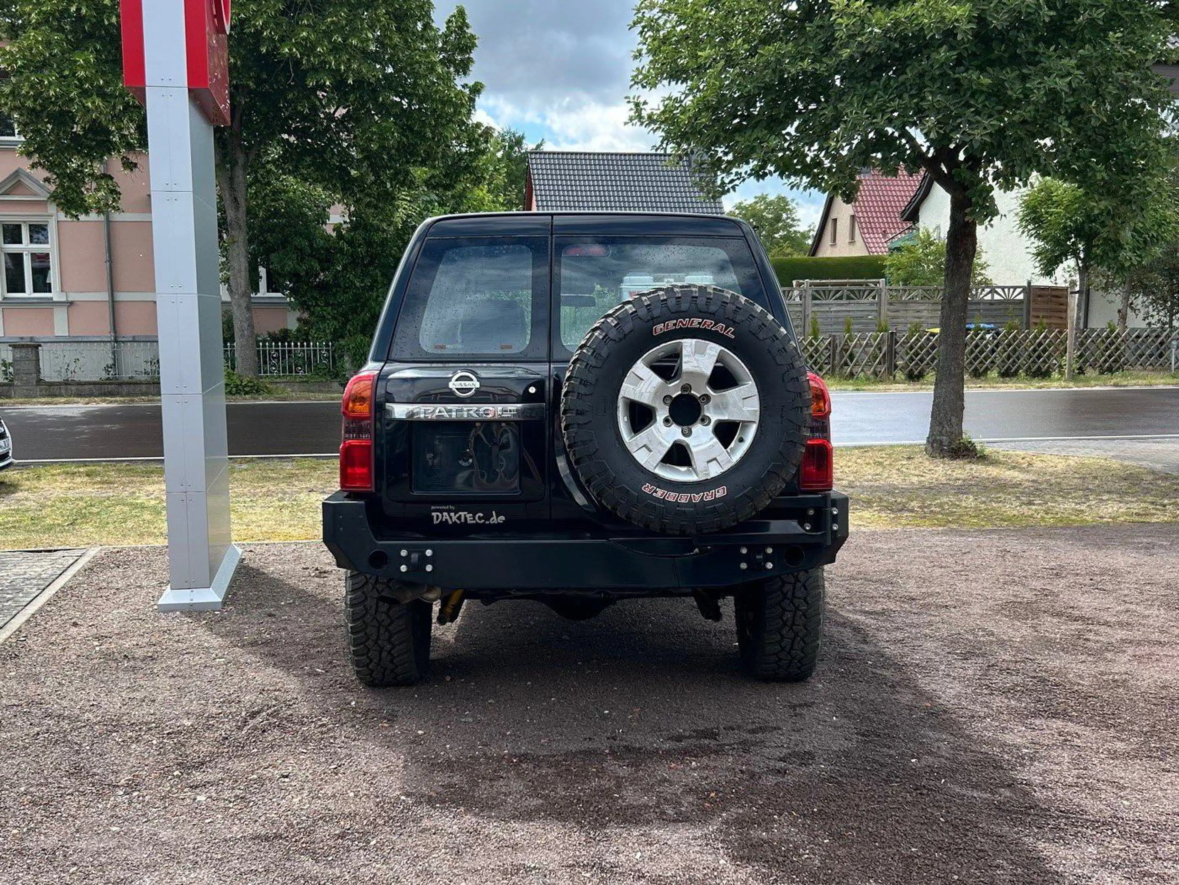 Nissan Patrol — photo 4