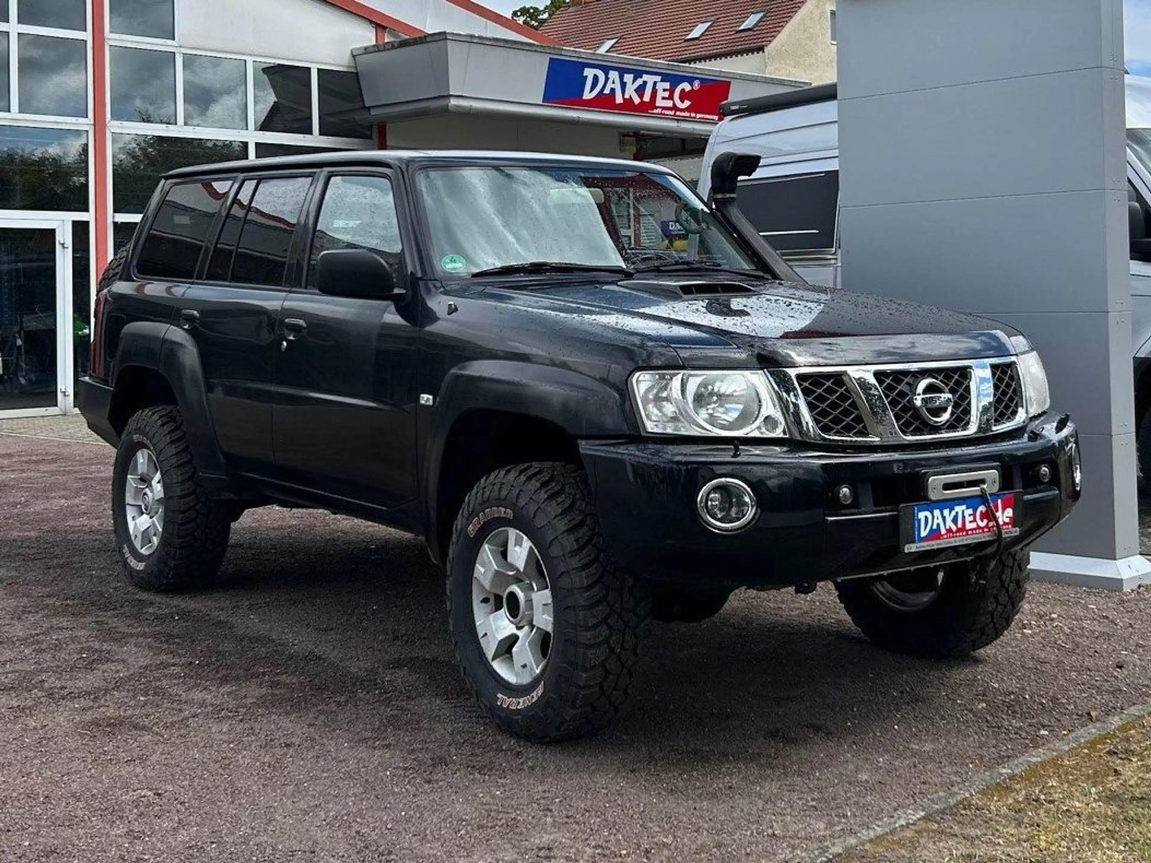 Nissan Patrol — photo 2