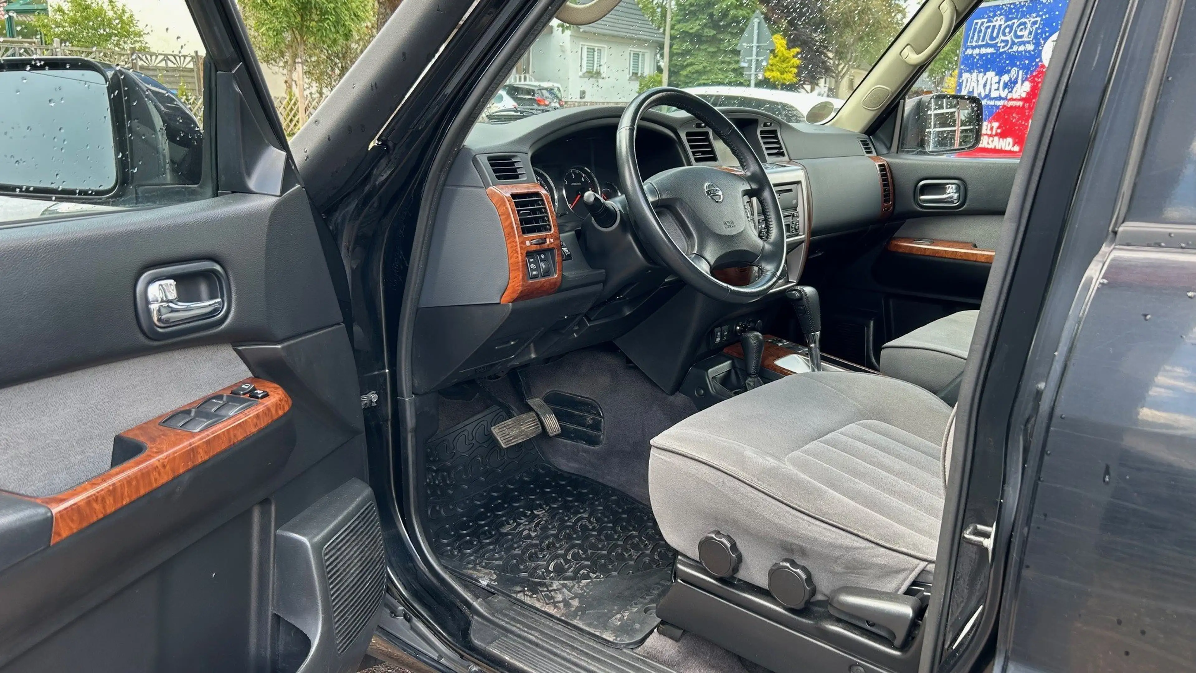 Nissan Patrol — photo 8