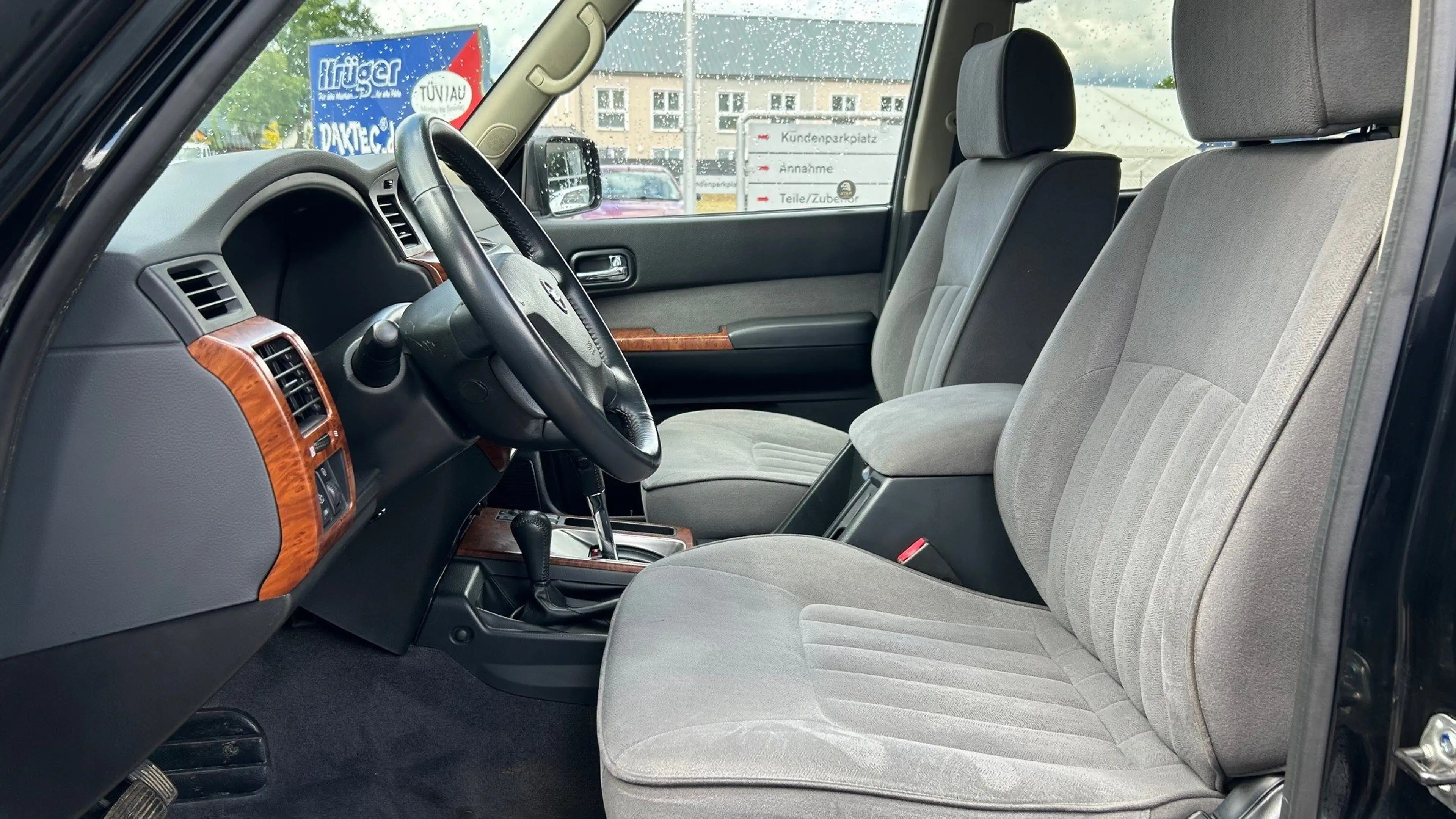 Nissan Patrol — photo 9