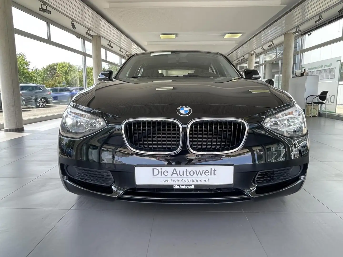 BMW 116 i 5-Türer KLIMA PDC ZV CD ISOFIX FHEL Schwarz - 2