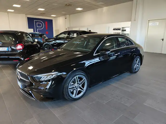 Mercedes-Benz A 180 Premium AMG Line auto Navi !!! SOLO 5.000Km !!!