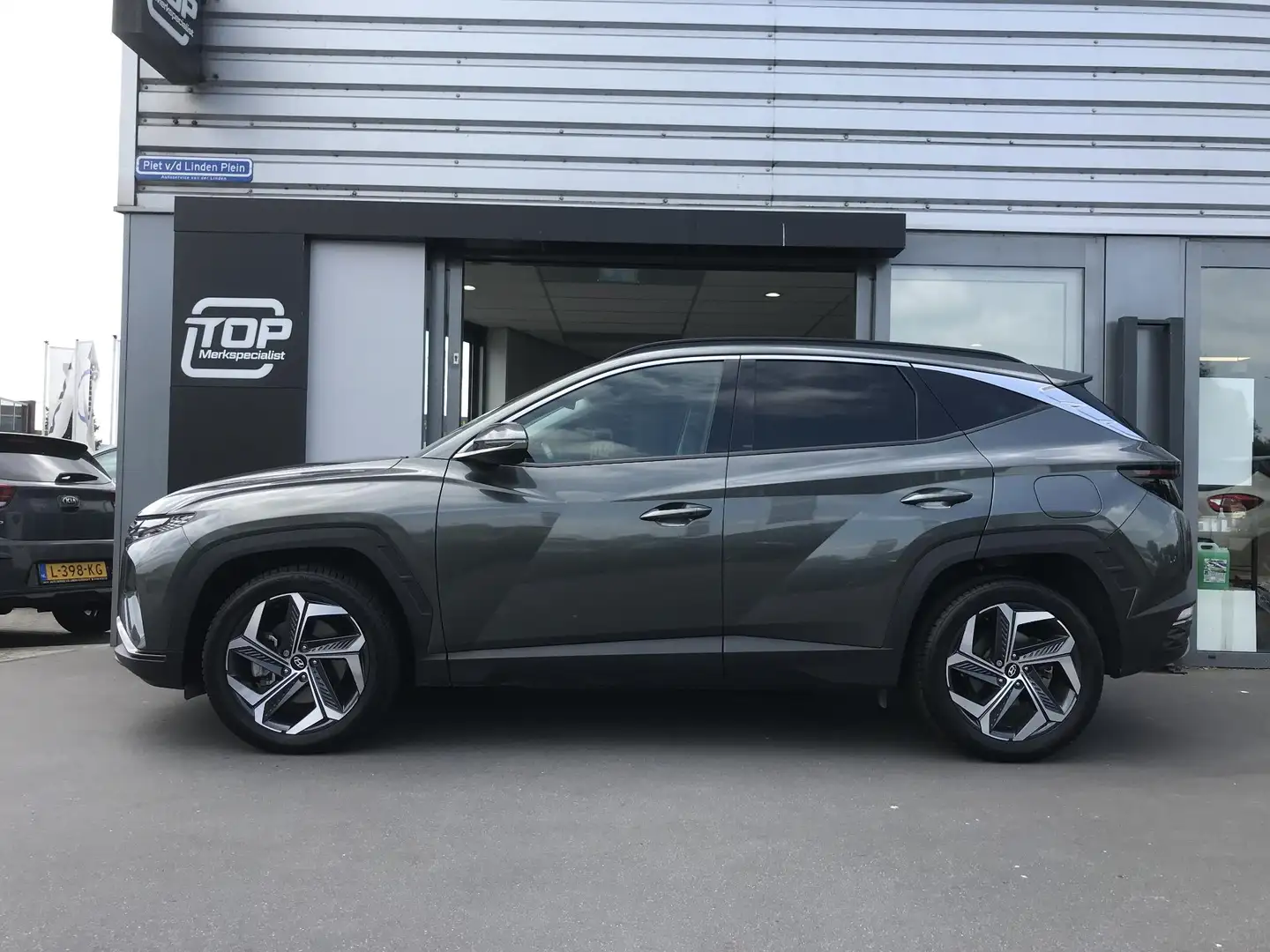 Hyundai TUCSON 1.6 T-GDI HEV N-Line Grijs - 2