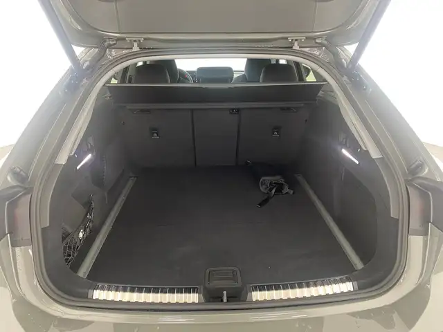 Audi A6 view 7