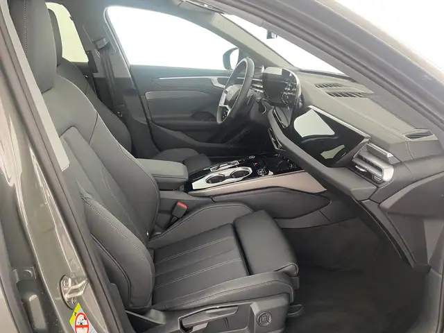 Audi A6 view 10