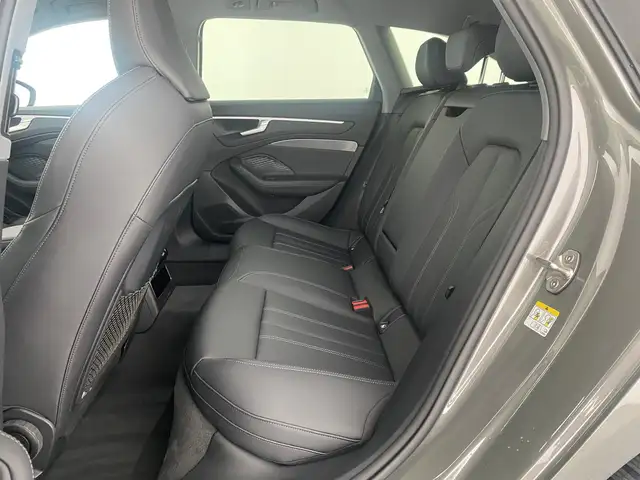 Audi A6 view 11