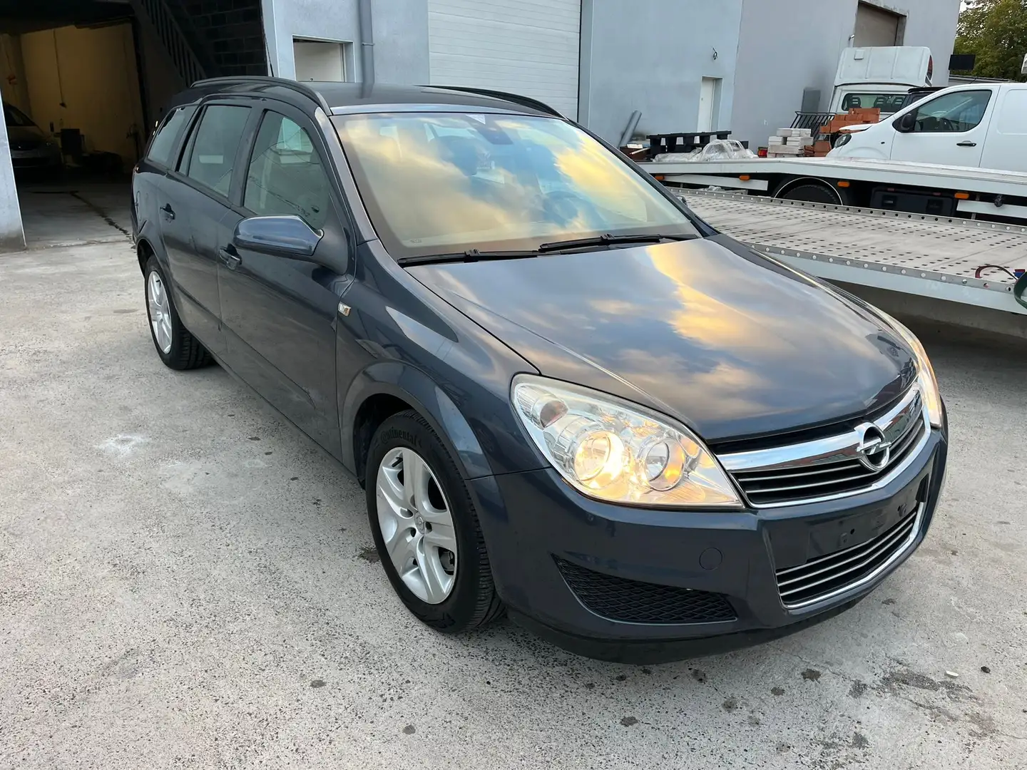 Opel Astra Break 1.9 CDTI - 120 FAP Cosmo A - 1