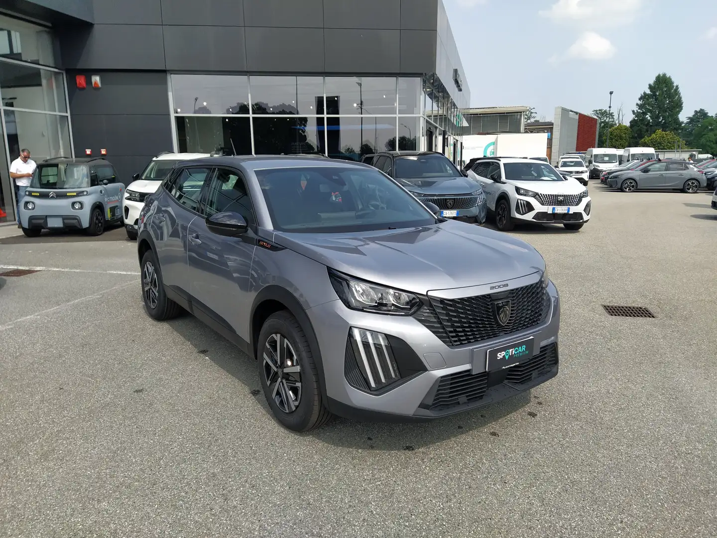 Peugeot 2008 1.2 Hybrid 136cv e-DCS6 STYLE KM ZERO Gris - 1