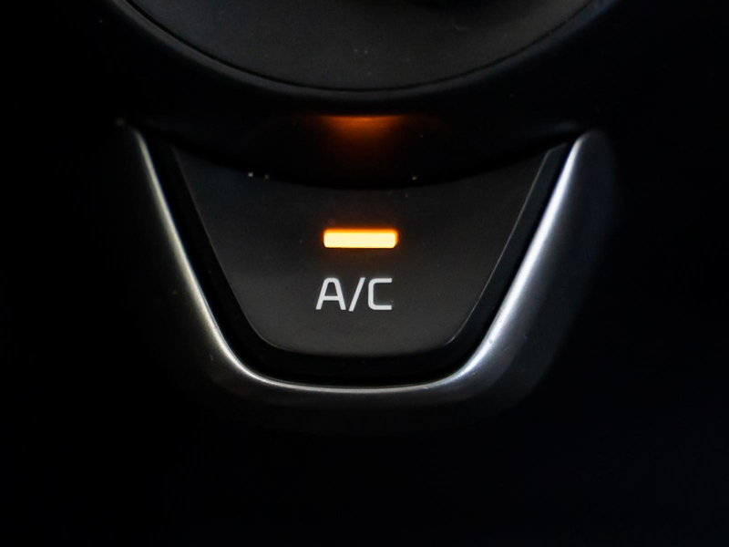 Kia Stonic Stonic  SERVO ABS ESP — photo 13