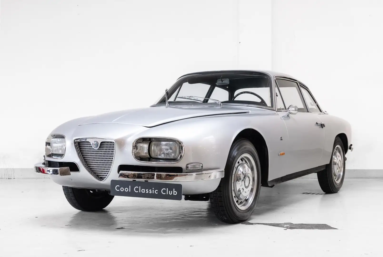 Alfa Romeo SZ 2600 Swiss Delivered - Collector's Car - Grey - 1
