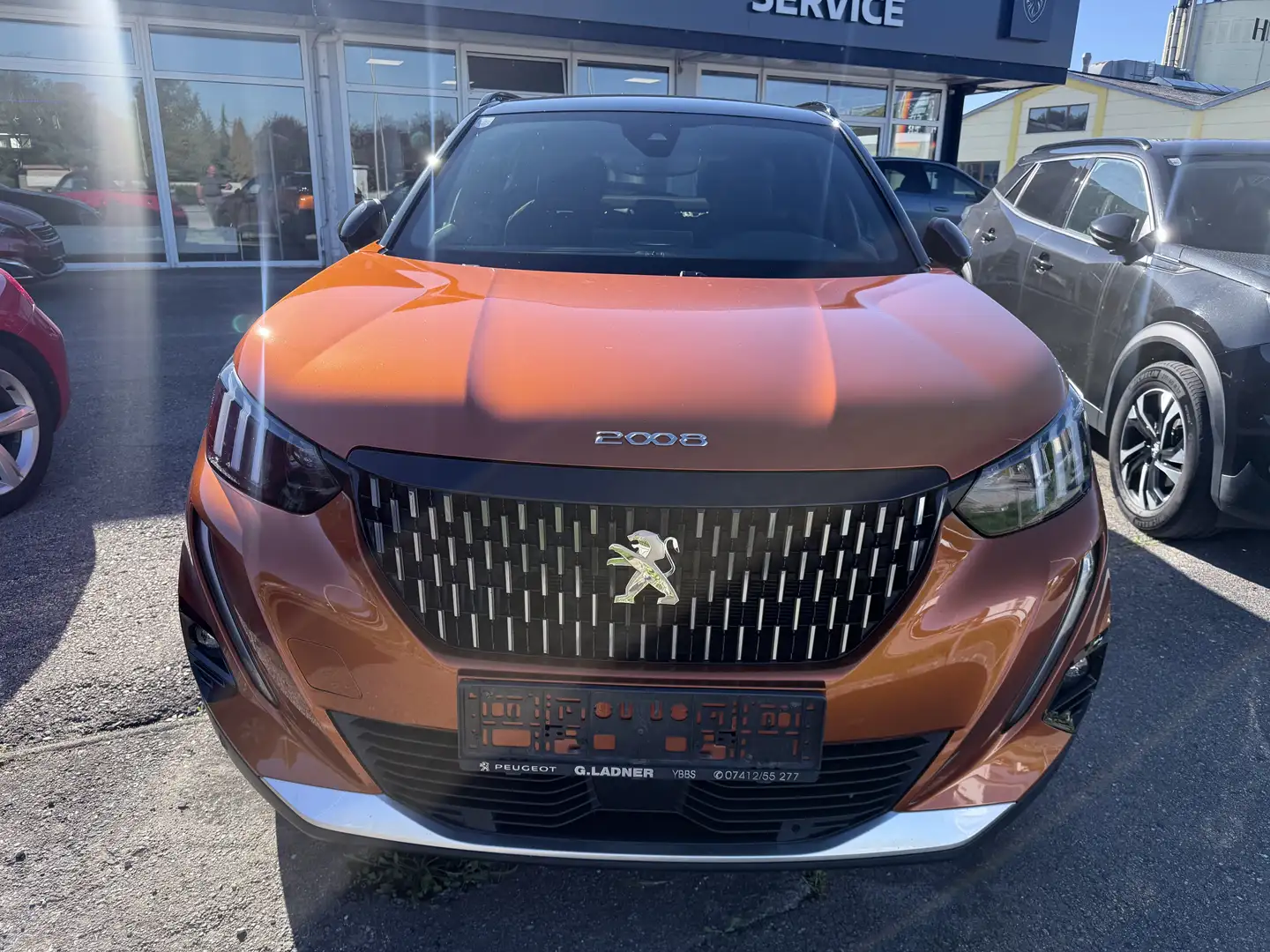 Peugeot 2008 GT Pack BlueHDi 130 EAT8 Orange - 2