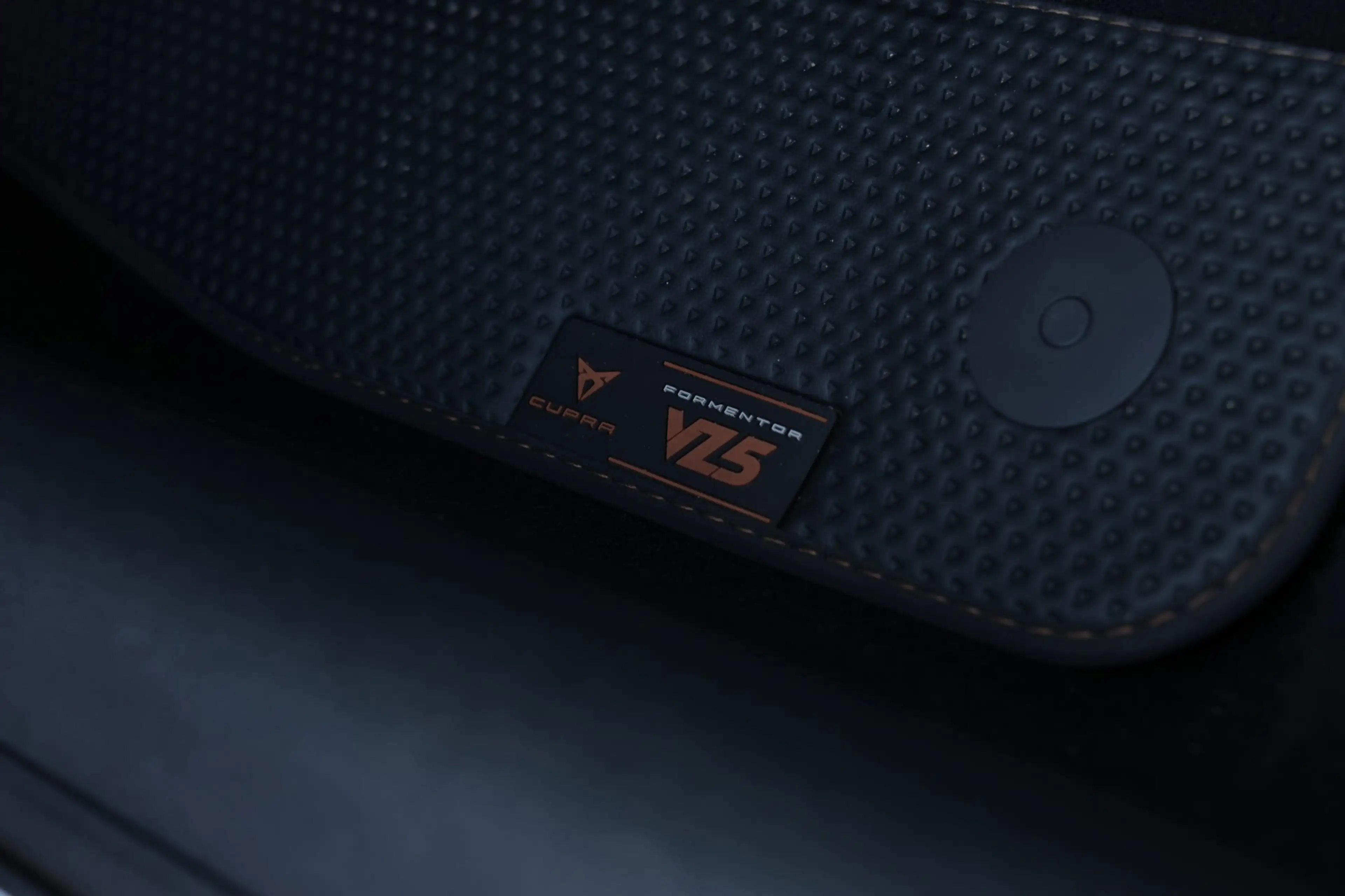CUPRA Formentor VZ5 2.5 TSI *Schaalstoelen*Carbon*360 Camera*Beats*Uni — photo 36