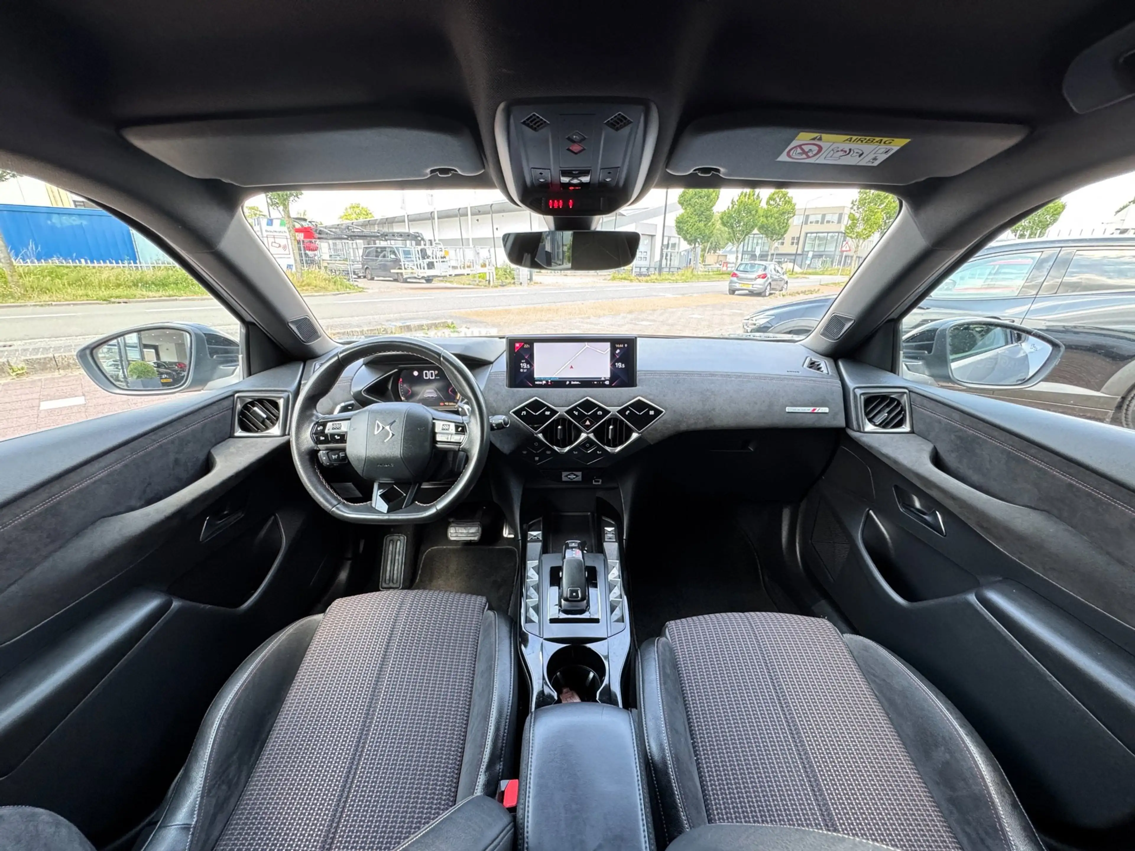 DS Automobiles DS 3 Crossback 1.2 PureTech Performance Line AUT|NAVI|Cruise! — photo 2
