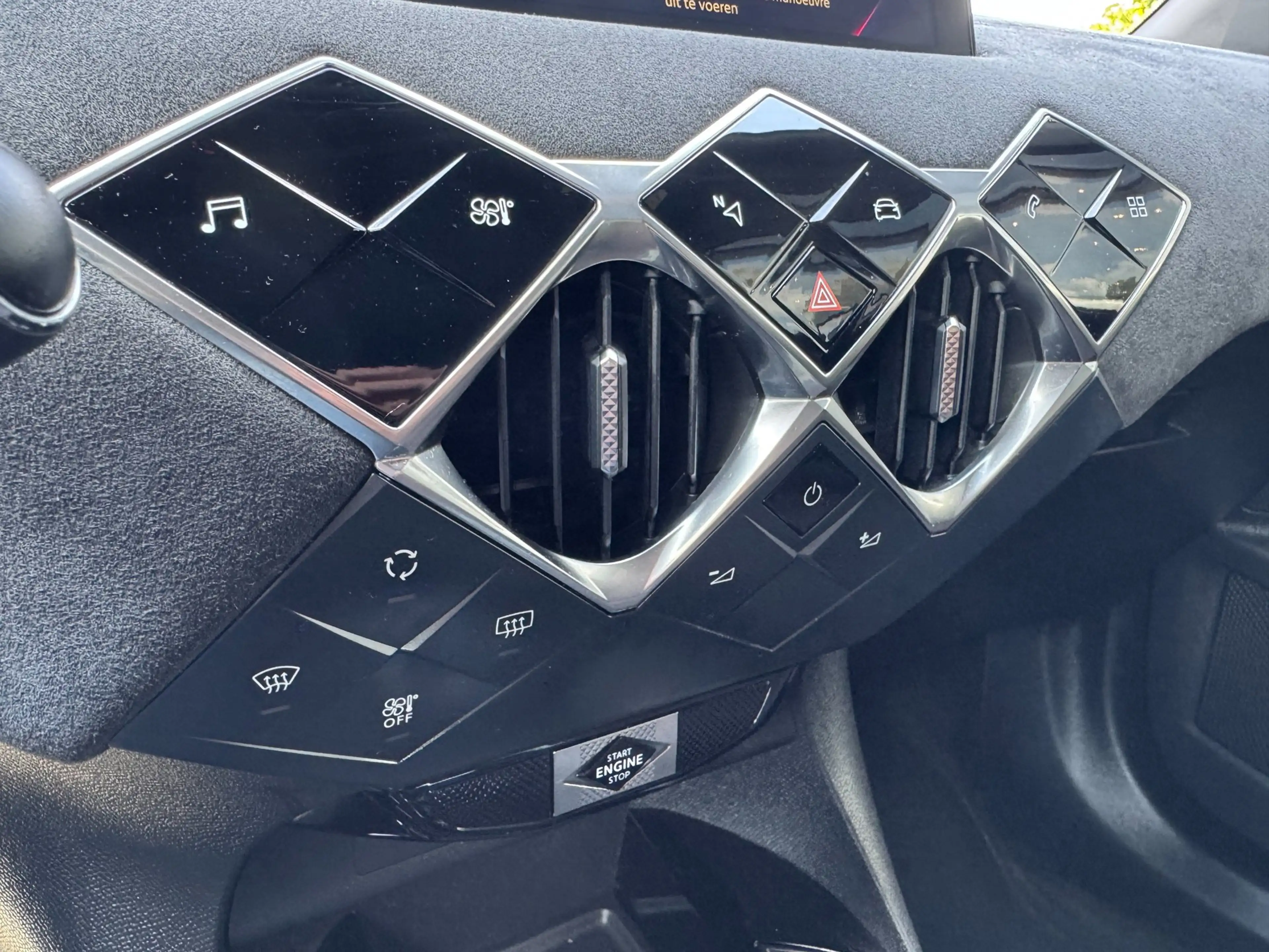 DS Automobiles DS 3 Crossback 1.2 PureTech Performance Line AUT|NAVI|Cruise! — photo 15