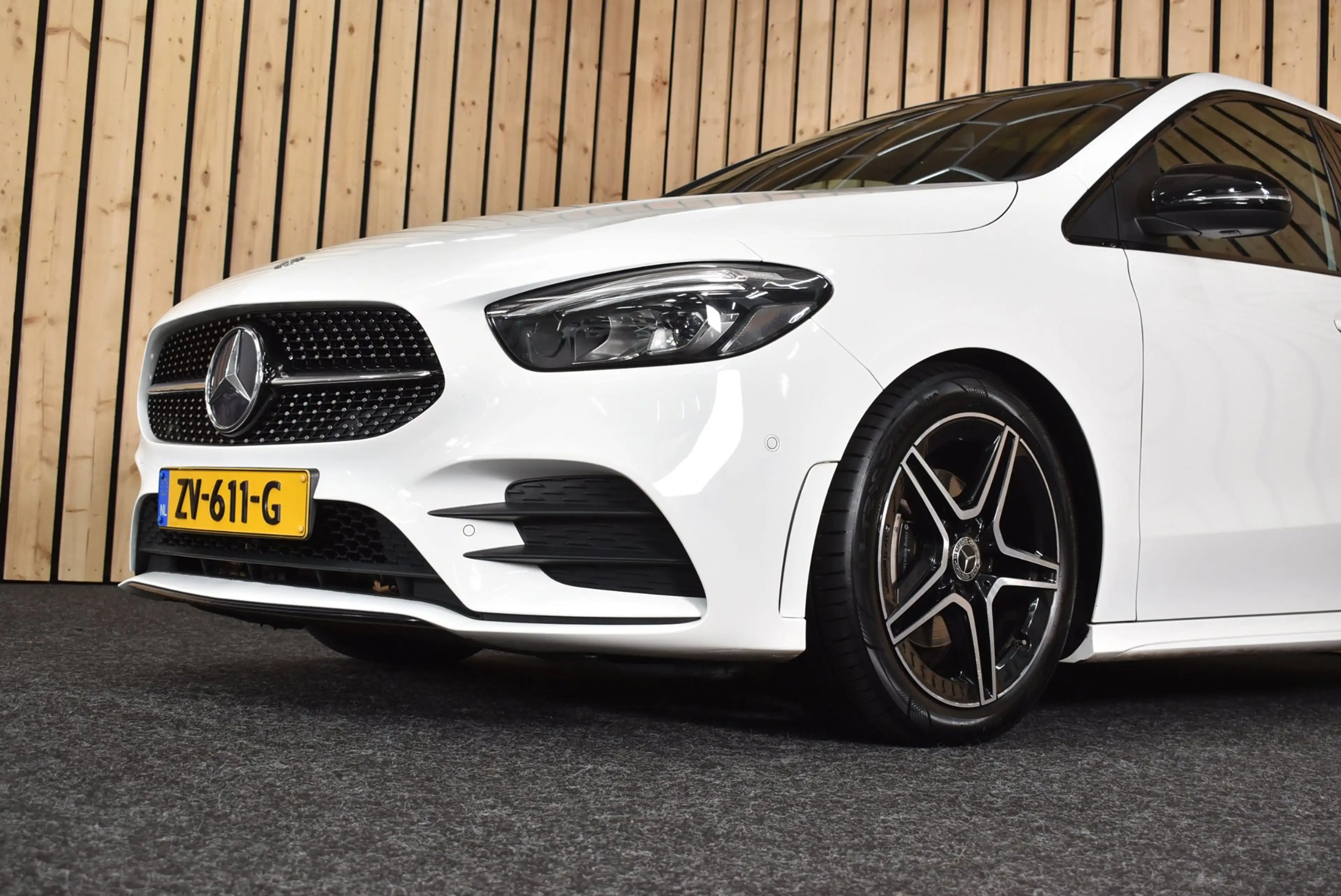Mercedes-Benz B 180 Business Solution AMG Trekhaak Panoramadak CarPlay — photo 49
