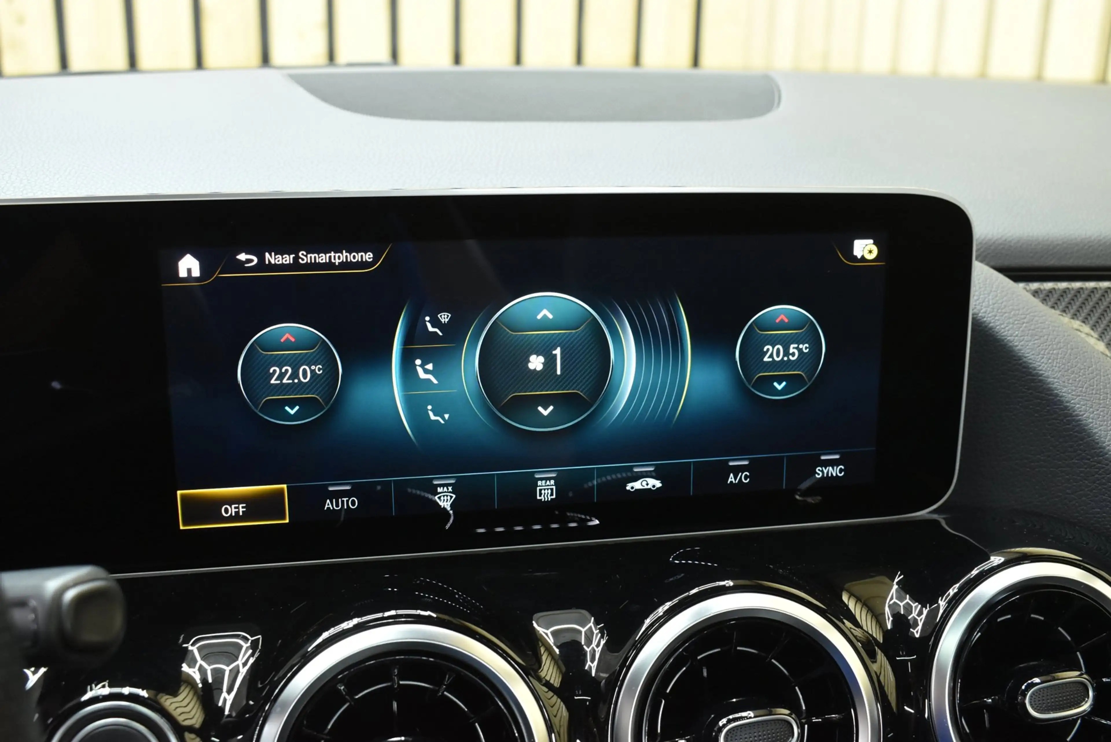 Mercedes-Benz B 180 Business Solution AMG Trekhaak Panoramadak CarPlay — photo 44