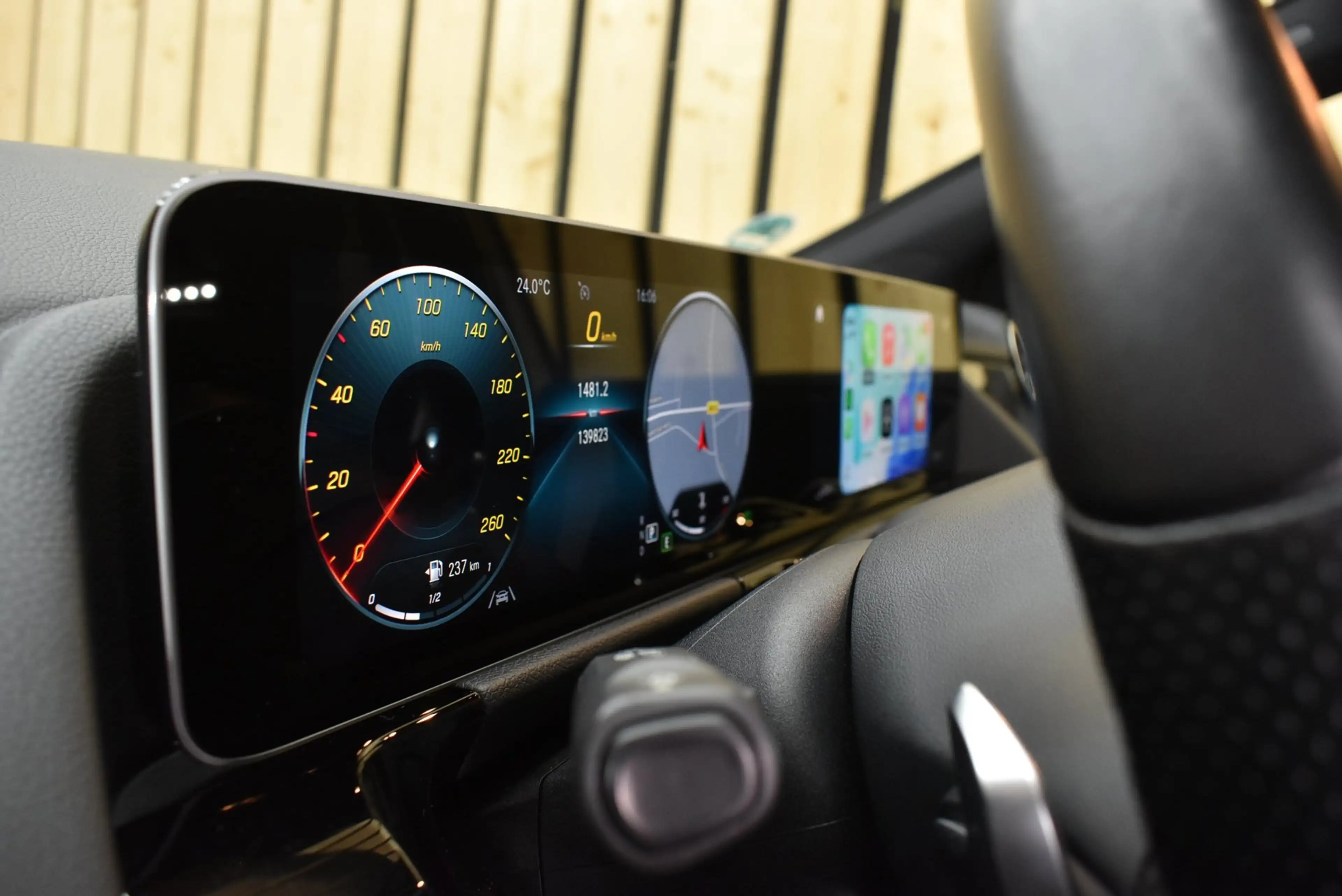 Mercedes-Benz B 180 Business Solution AMG Trekhaak Panoramadak CarPlay — photo 42