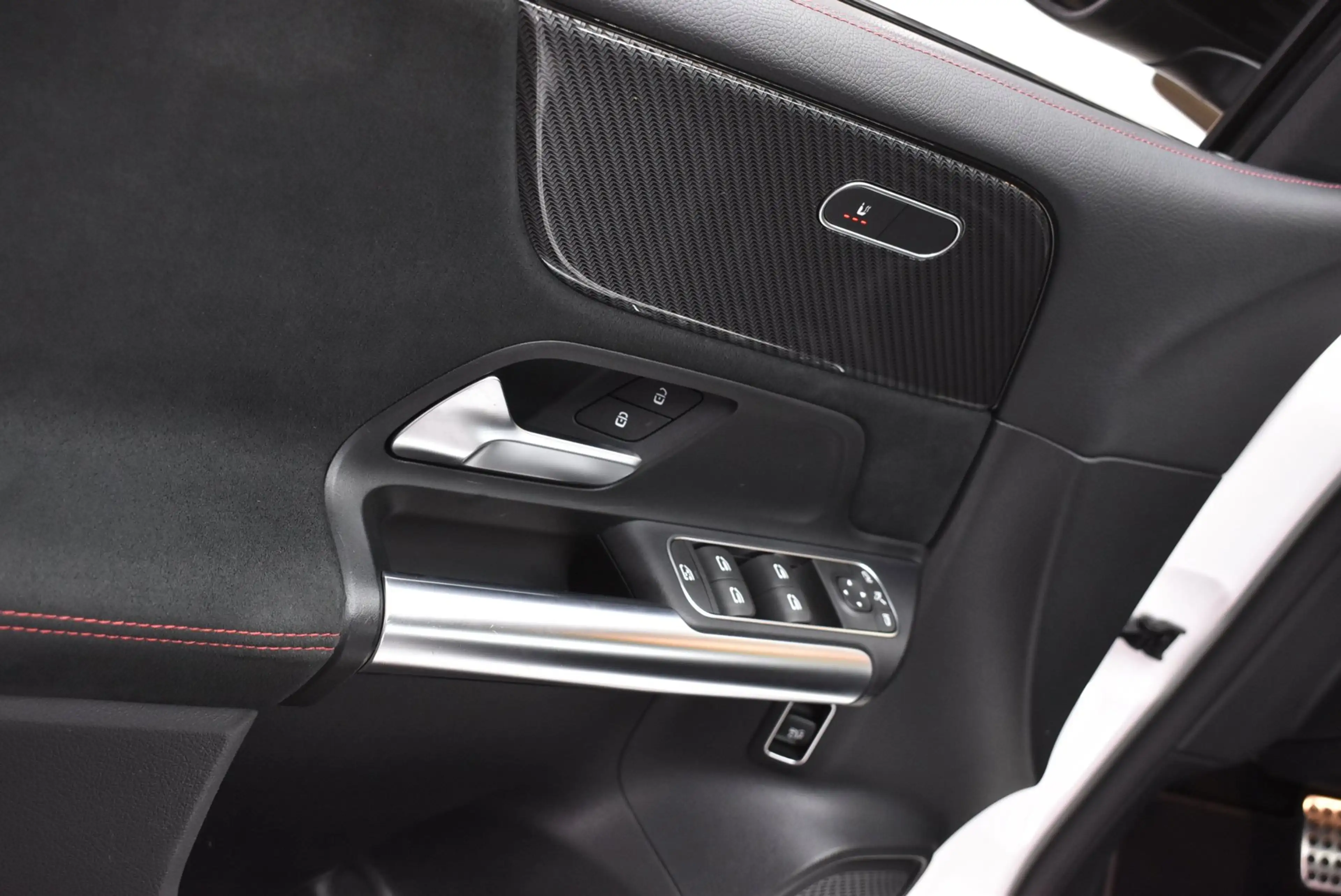 Mercedes-Benz B 180 Business Solution AMG Trekhaak Panoramadak CarPlay — photo 40