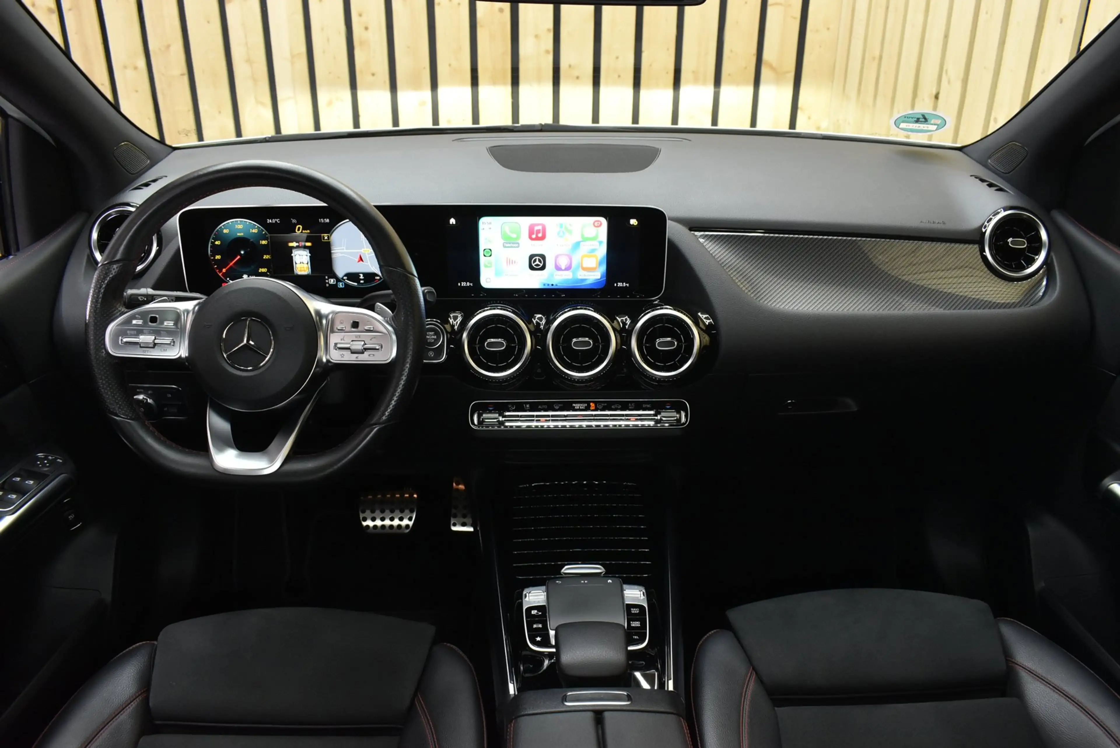 Mercedes-Benz B 180 Business Solution AMG Trekhaak Panoramadak CarPlay — photo 3