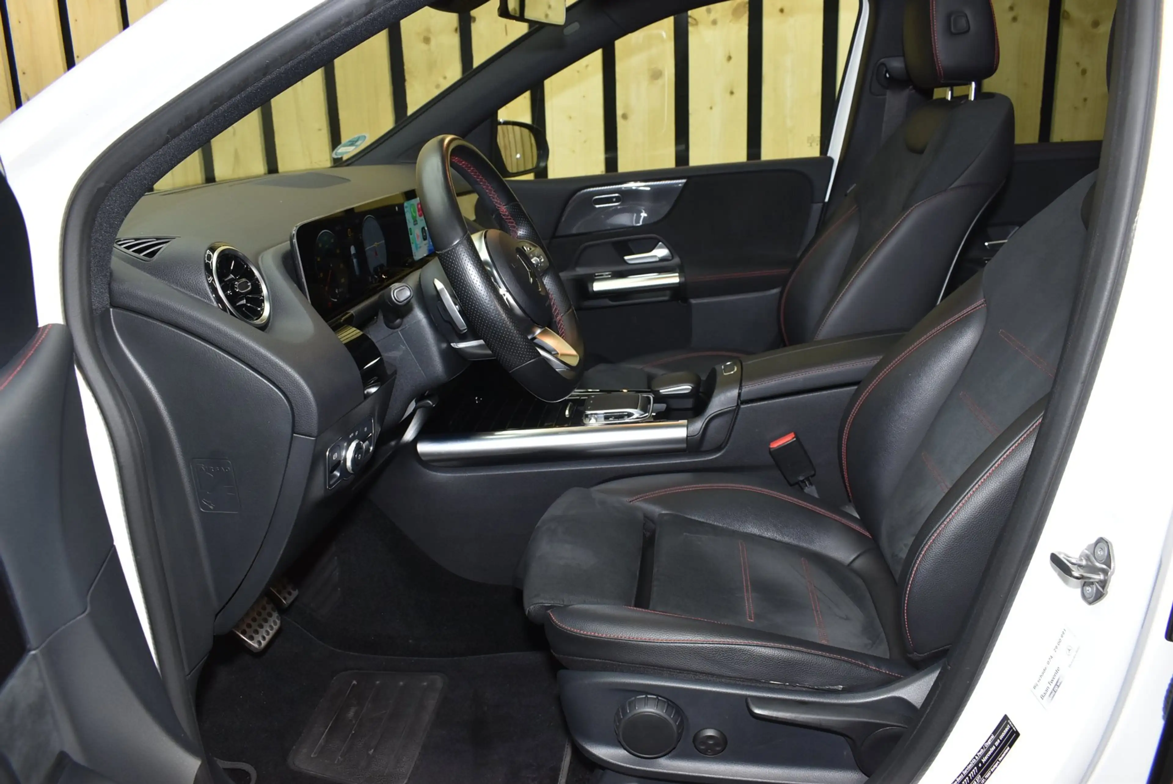 Mercedes-Benz B 180 Business Solution AMG Trekhaak Panoramadak CarPlay — photo 4