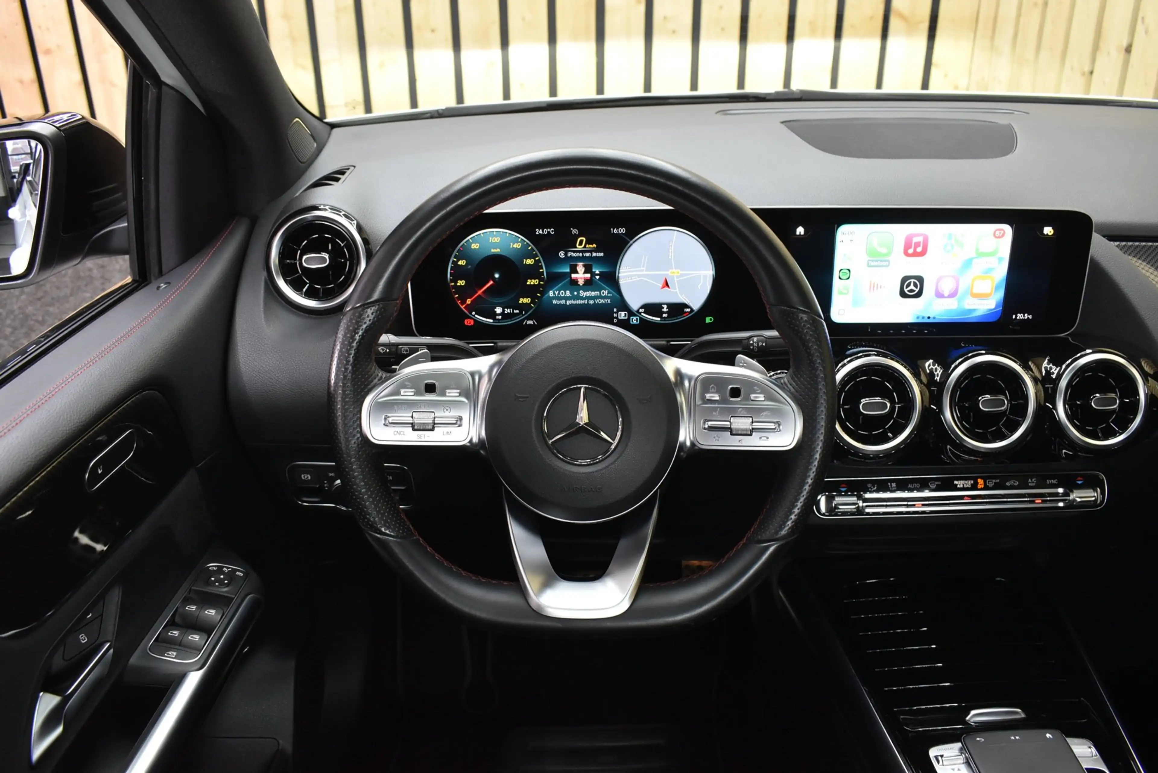Mercedes-Benz B 180 Business Solution AMG Trekhaak Panoramadak CarPlay — photo 35