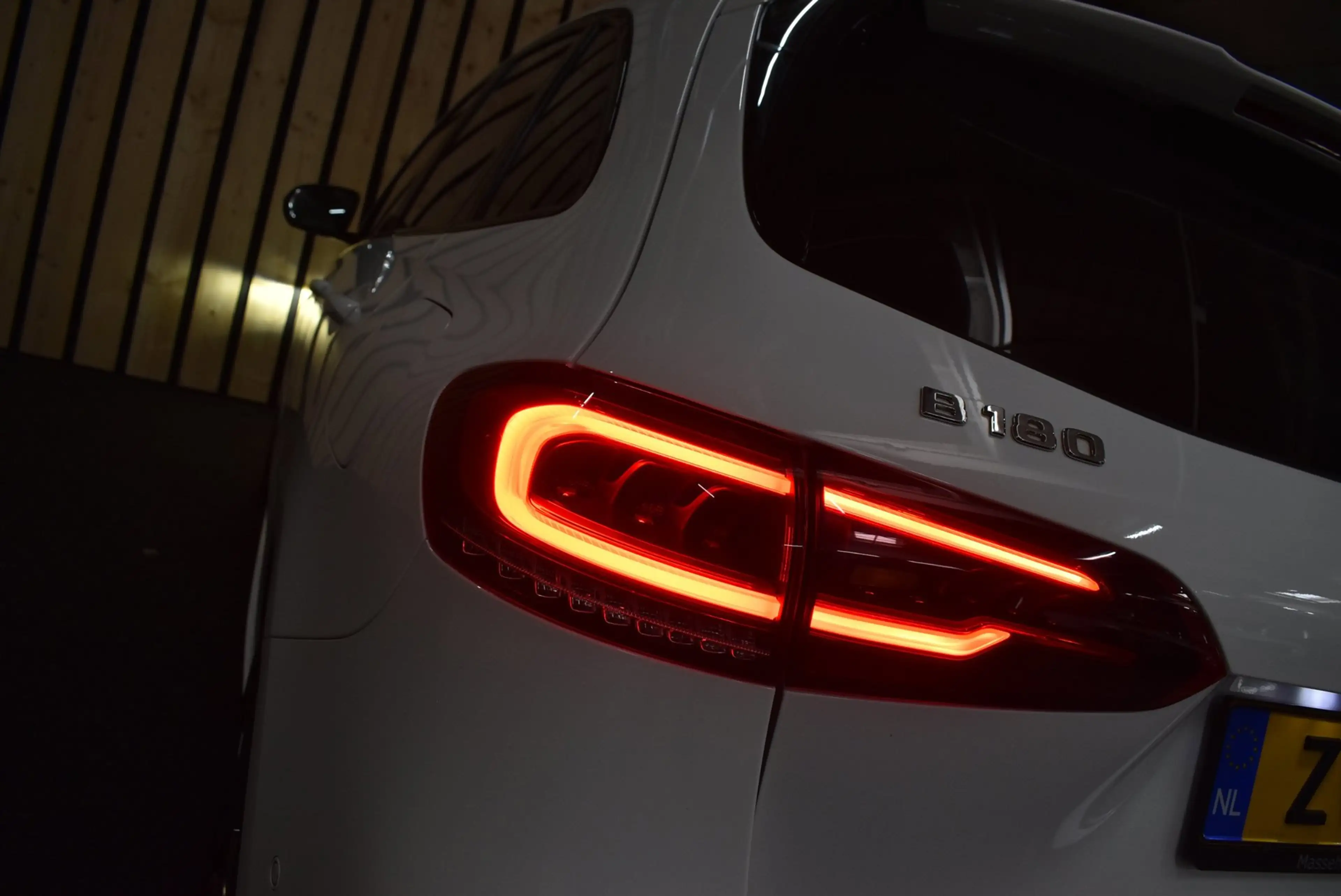 Mercedes-Benz B 180 Business Solution AMG Trekhaak Panoramadak CarPlay — photo 28