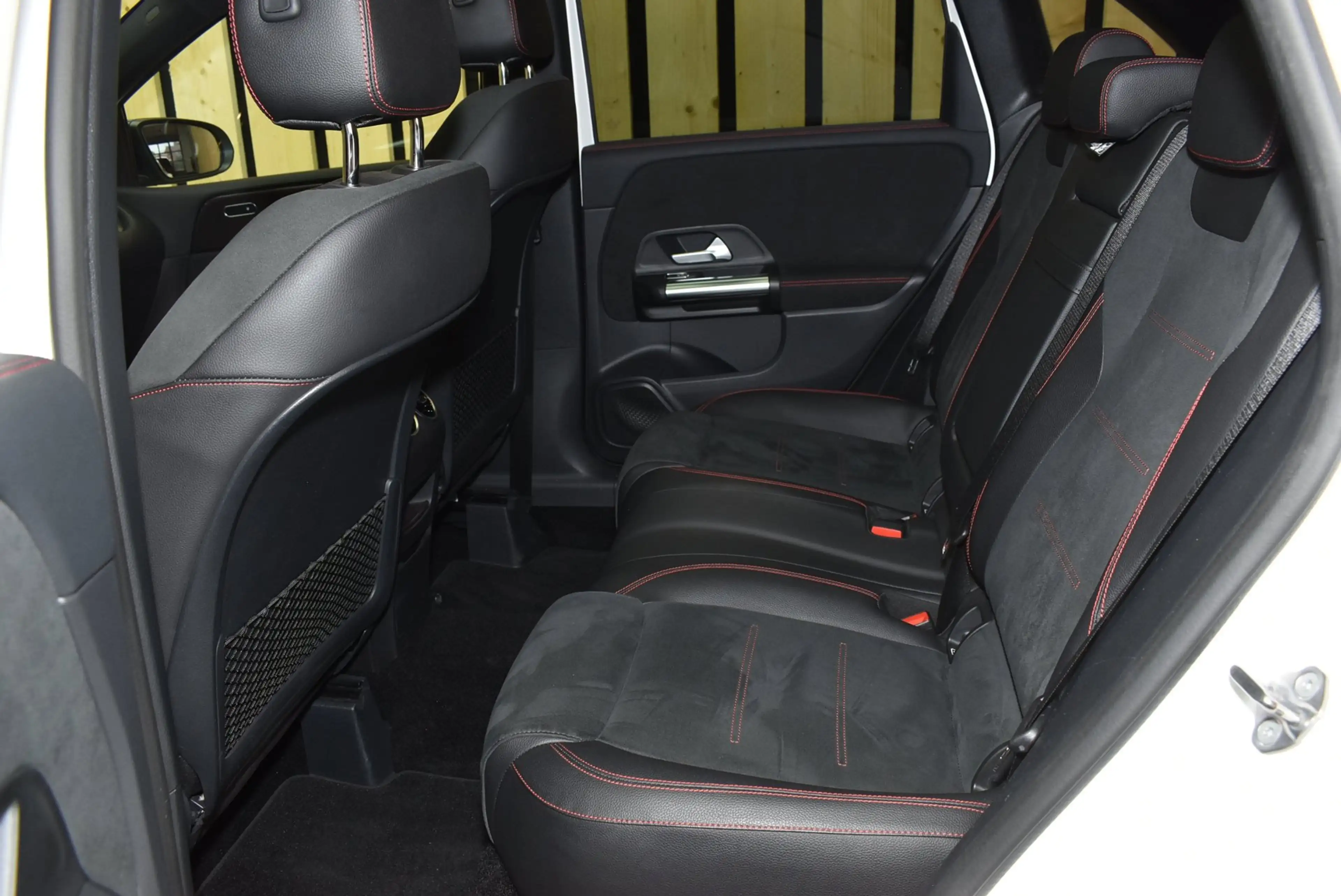 Mercedes-Benz B 180 Business Solution AMG Trekhaak Panoramadak CarPlay — photo 5