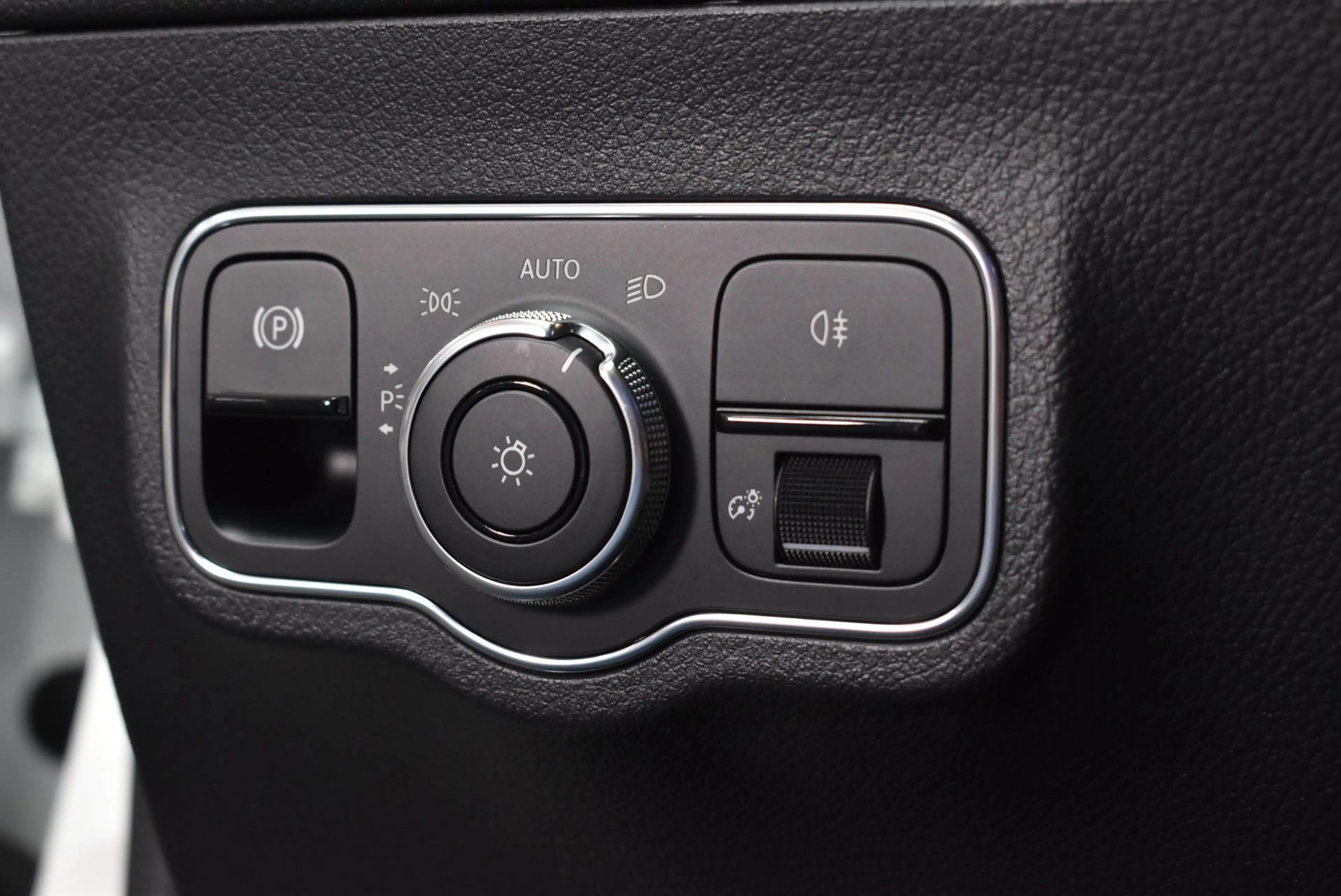 Mercedes-Benz B 180 Business Solution AMG Trekhaak Panoramadak CarPlay — photo 41