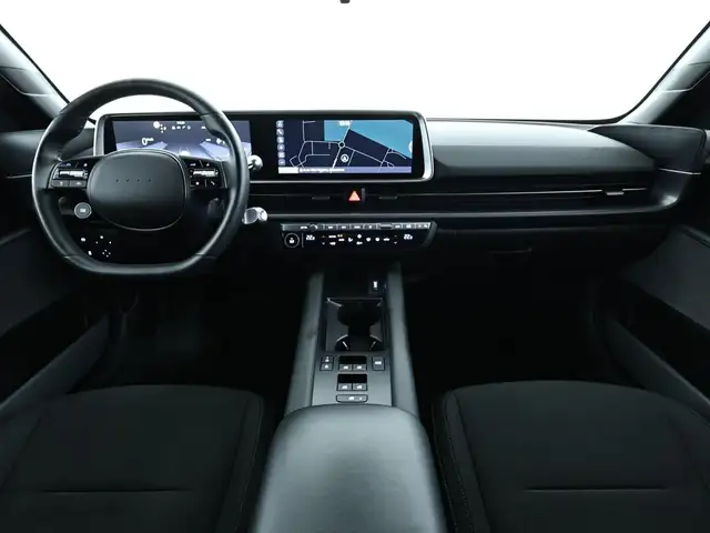 Hyundai Ioniq 6 view 9