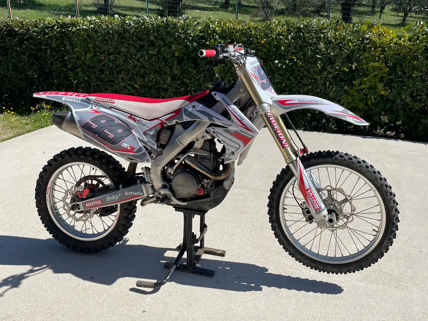 Honda CRF 250 R Red - 1