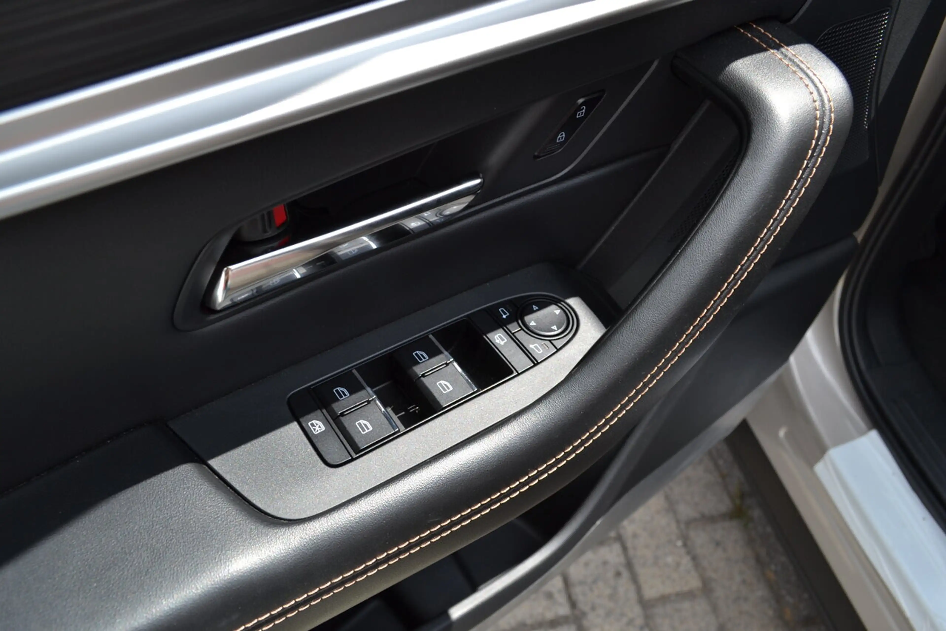 Mazda CX-60 MY2025 - Homura + CON-P - Garantie 02/31 — photo 8