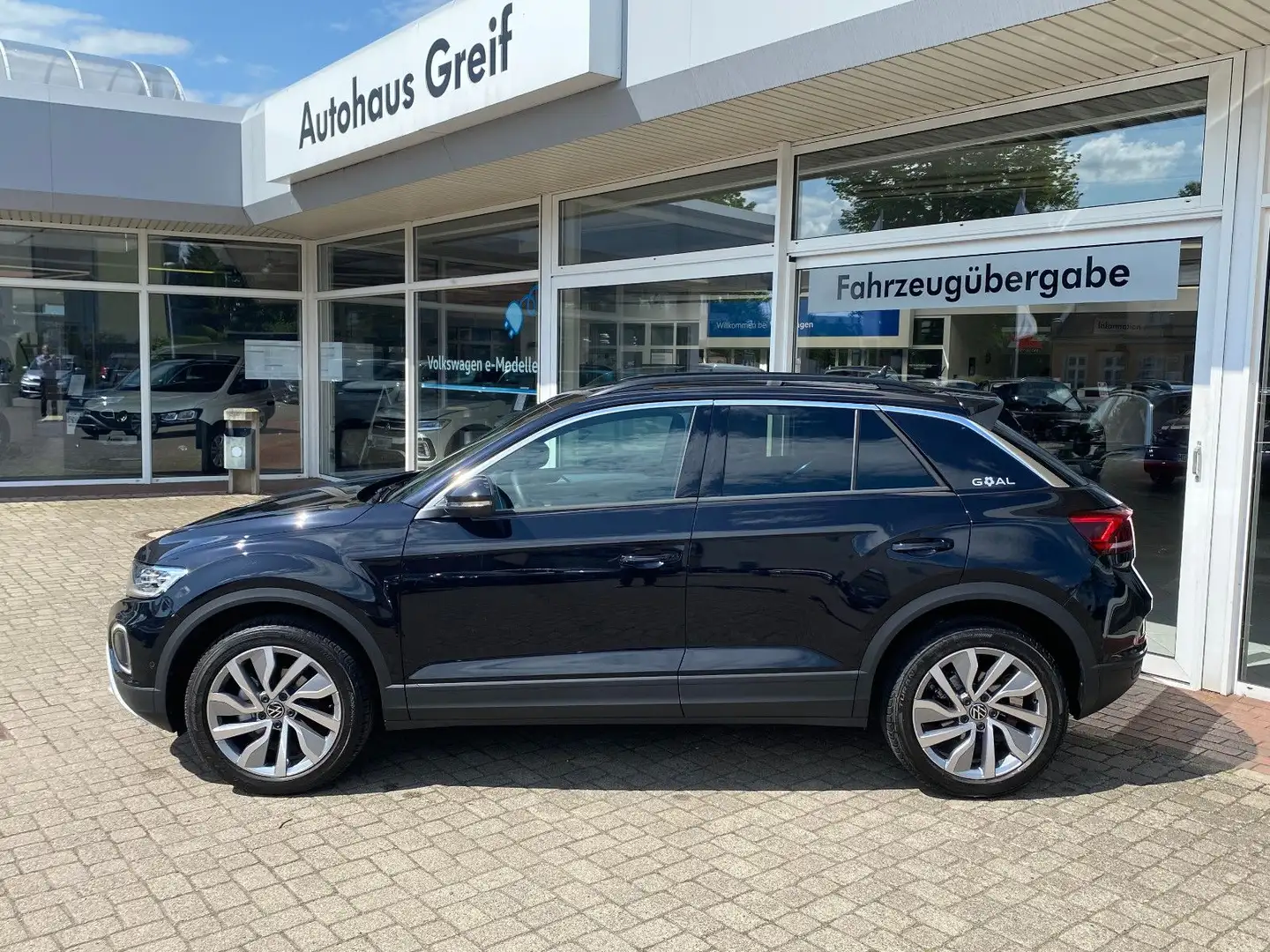 Volkswagen T-Roc 1.5 TSI DSG GOAL*LED*NAVI*ACC* Noir - 2