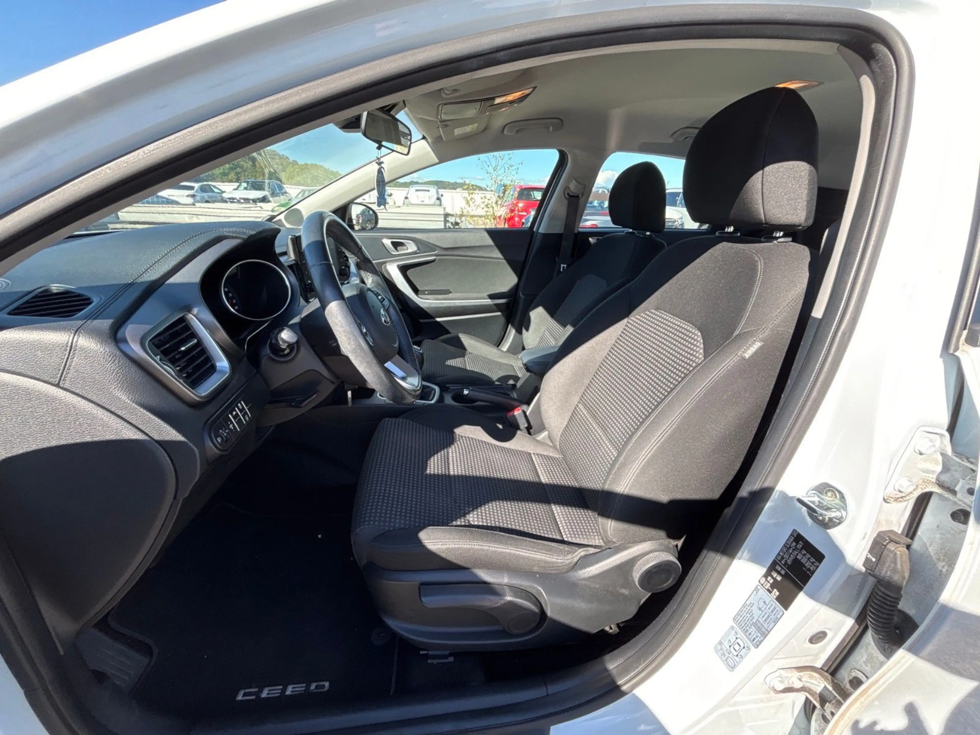 Kia Ceed / cee'd Ceed OPF Attract+DAB+CARPLAY+KAMERA+ — photo 7