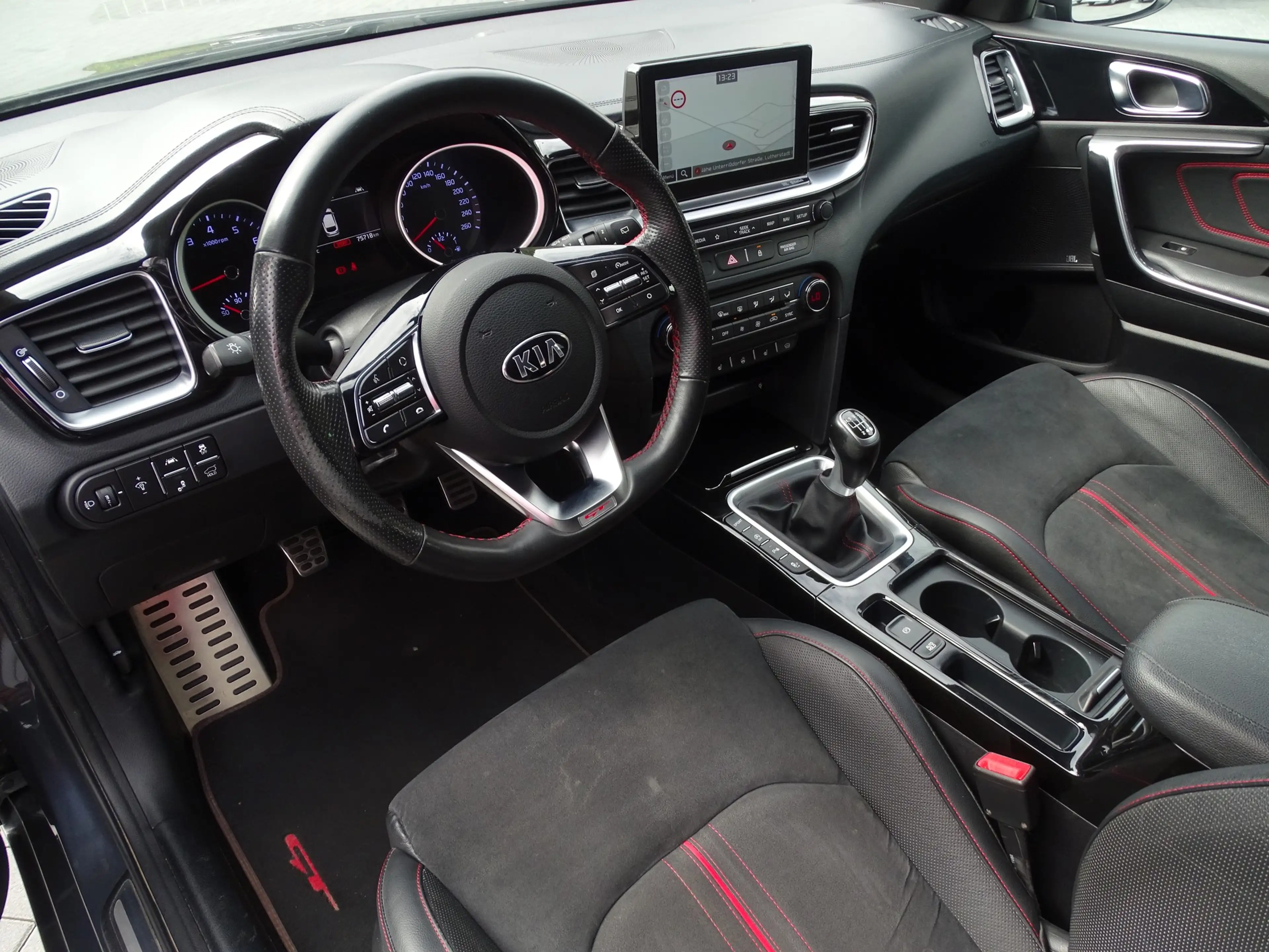 Kia ProCeed / pro_cee'd ProCeed 1.6 T-GDI GT LED Navi Kamera Soundsystem — photo 7